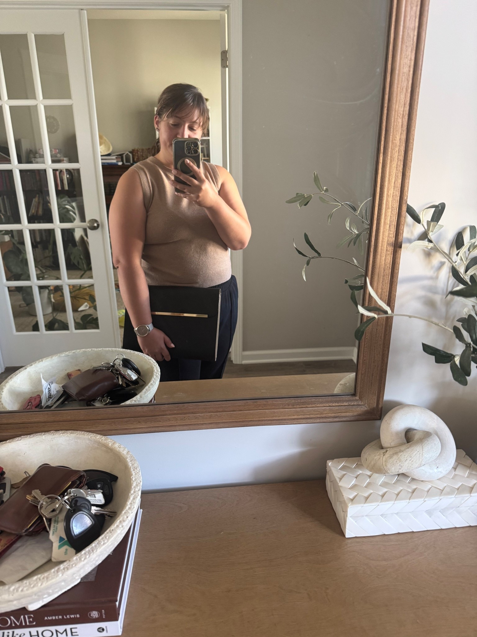 🖤 Clean lines. Calm energy.
This black vegan leather padfolio brings is the perfect addition to any work outfit. It also brings quiet power to your workspace. In feng shui, black supports clarity and flow — perfect for a focused, intentional desk setup. 

#LTKHome #LTKWorkwear #LTKStyleTip