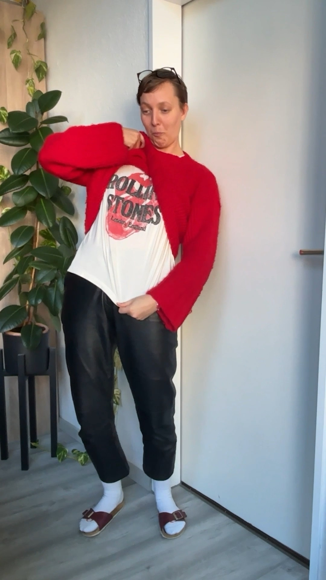 Very unserious Home Office Outfit 🩴🧦

#LTKdeutschland #LTKstyletip #LTKautumn