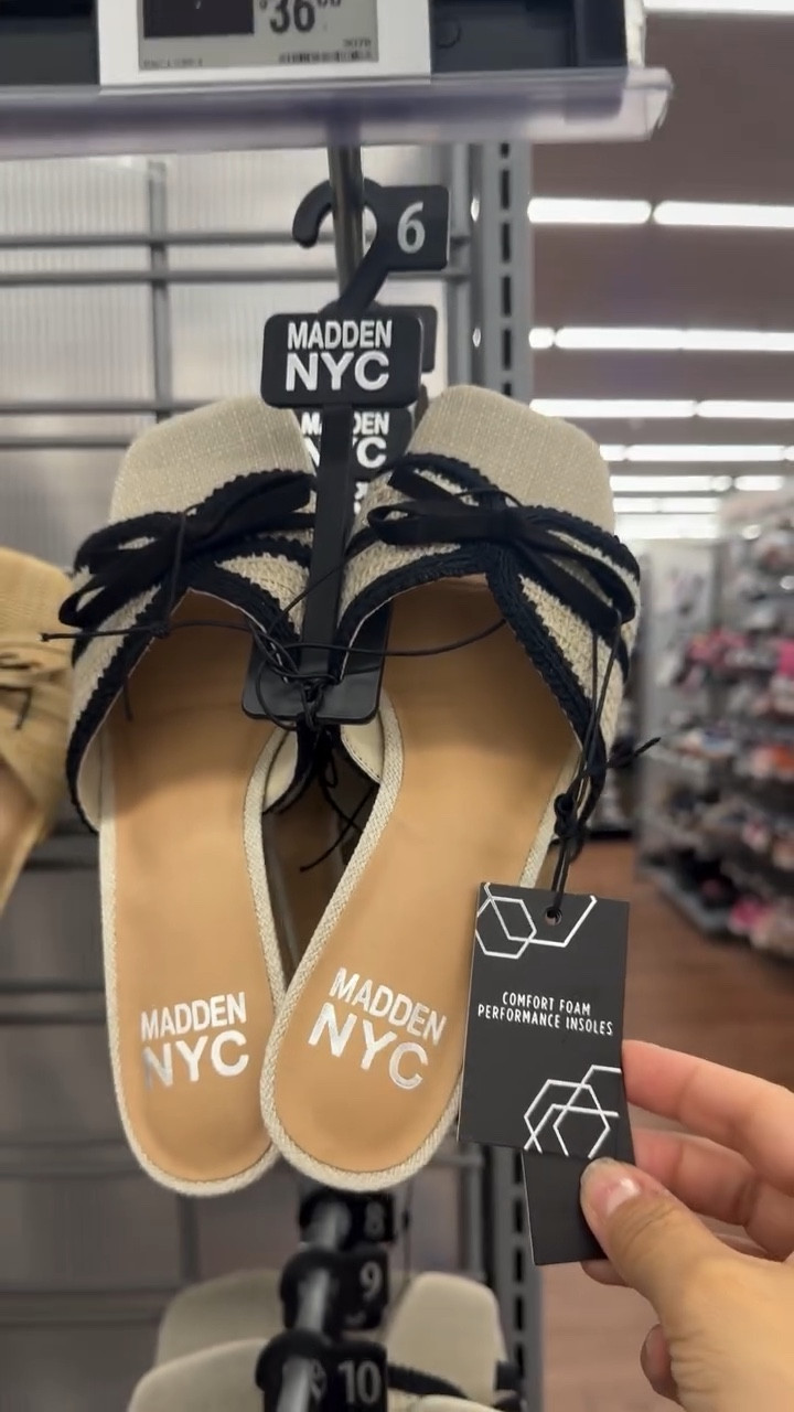 New Spring Sandals at Walmart!💙🏃🏻‍♀️ @walmart 
#walmartshopping #walmart #walmartfashion #shoes

#LTKootd #LTKSeasonal