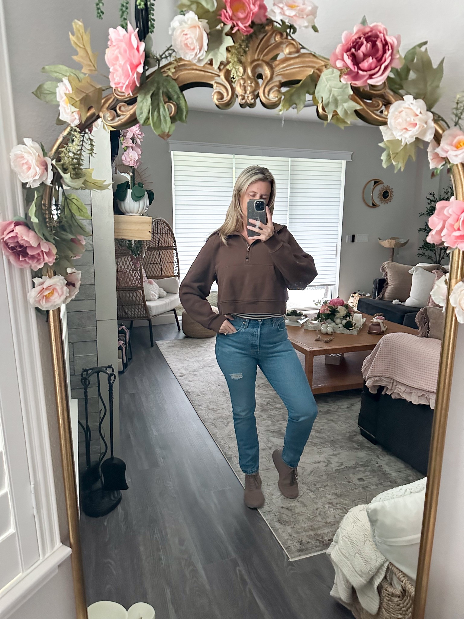 My fave cropped hoodie and jeans on this rainy Monday #croppedhoodie #hoodie #pullover #sweatshirt  #jeans #levis501 

#LTKStyleTip #LTKSeasonal #LTKTravel