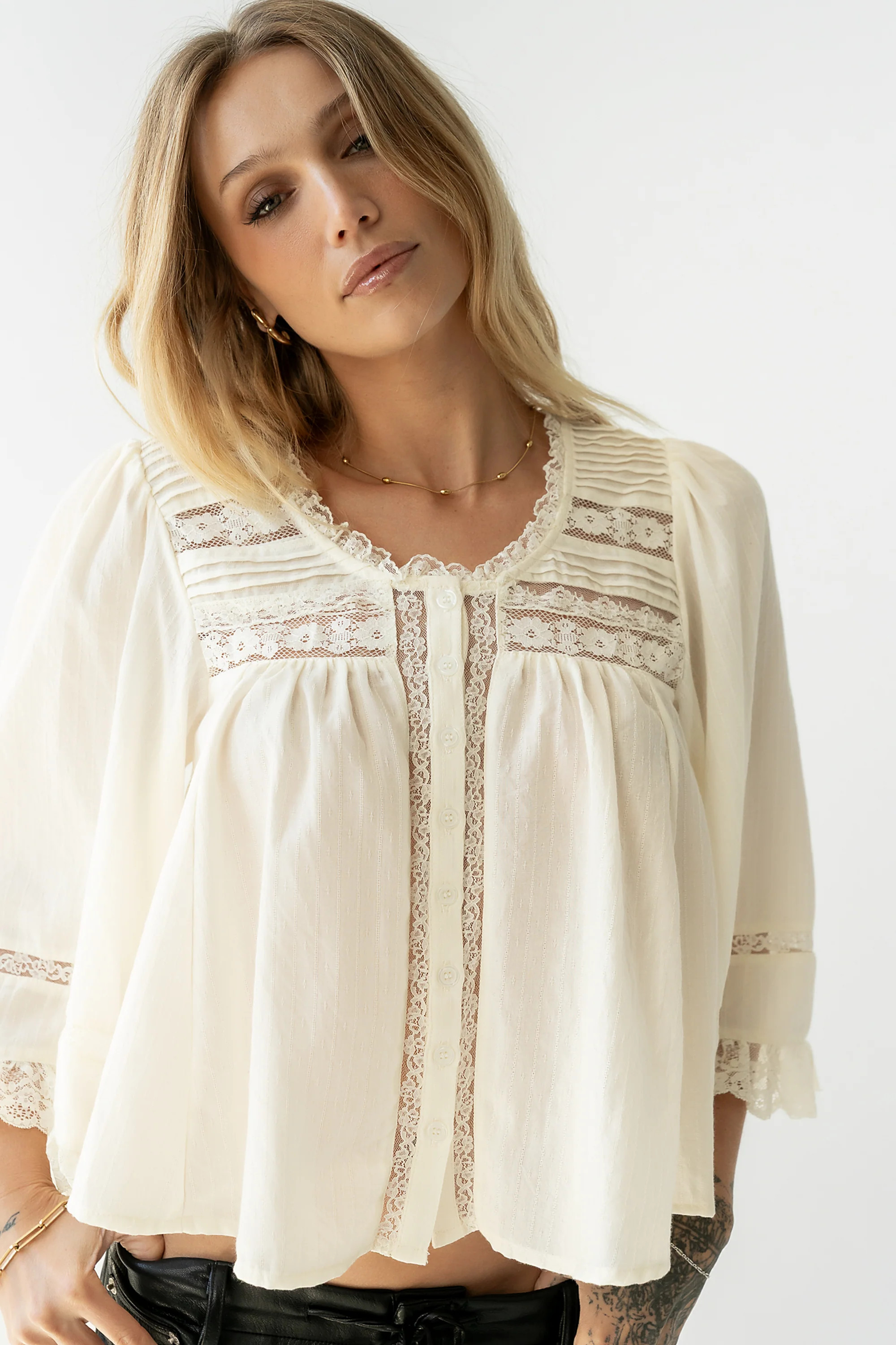 Kylee Lace Blouse in Cream | Böhme US