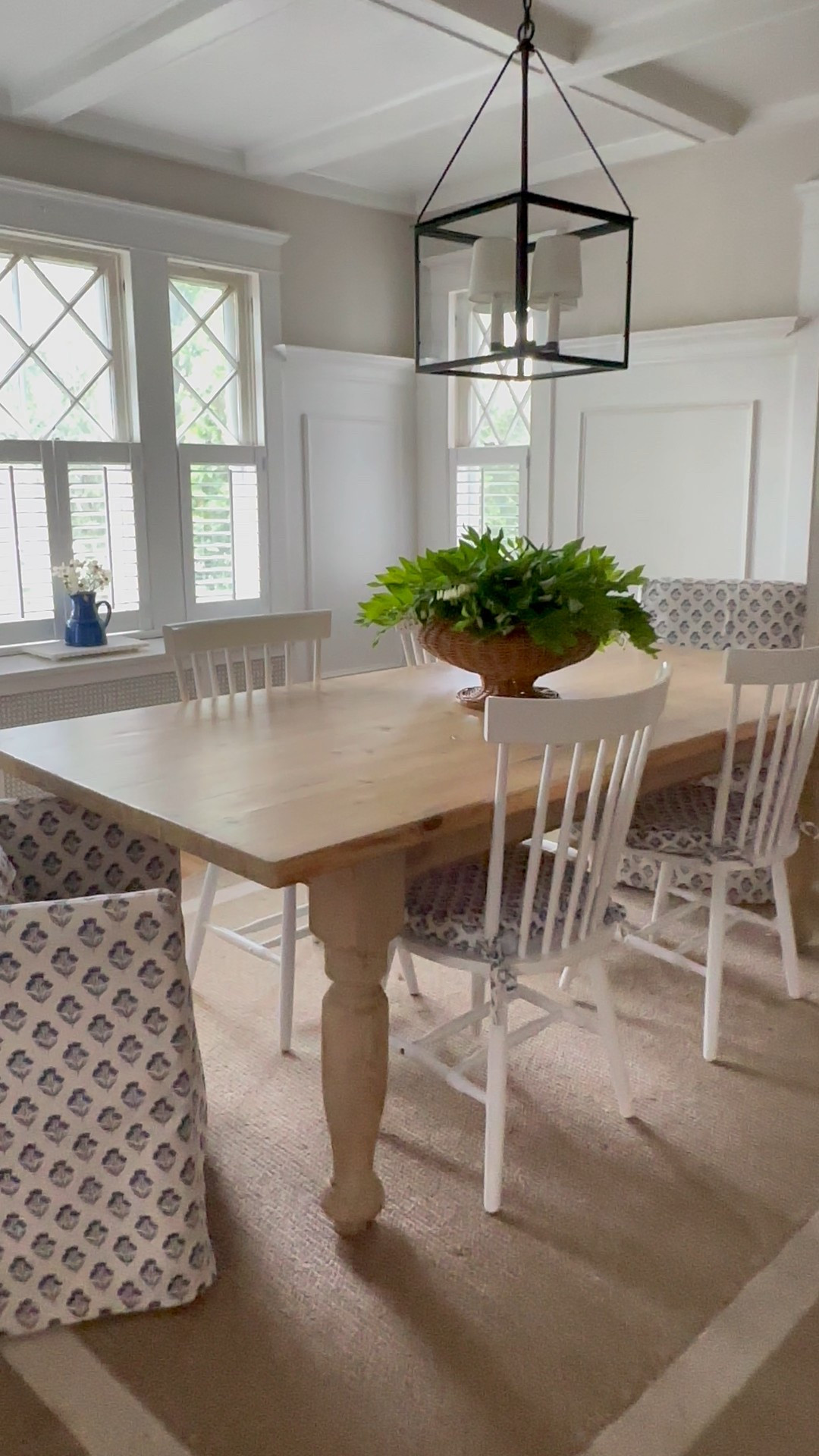 Bringing the outdoors inside with this beautiful centerpiece today.