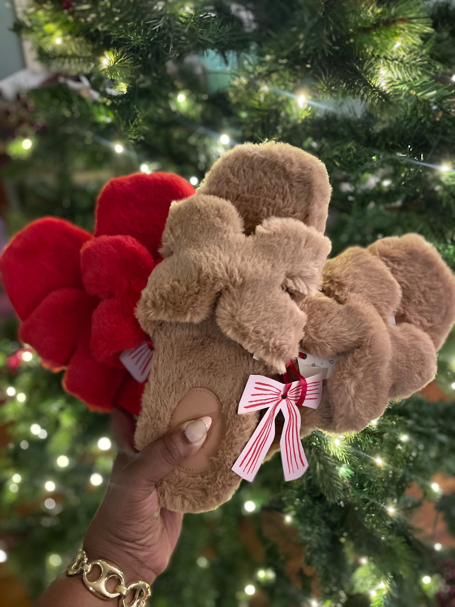 The perfect affordable gift for the women in your life 

#LTKPlusSize #LTKOver40 #LTKGiftGuide