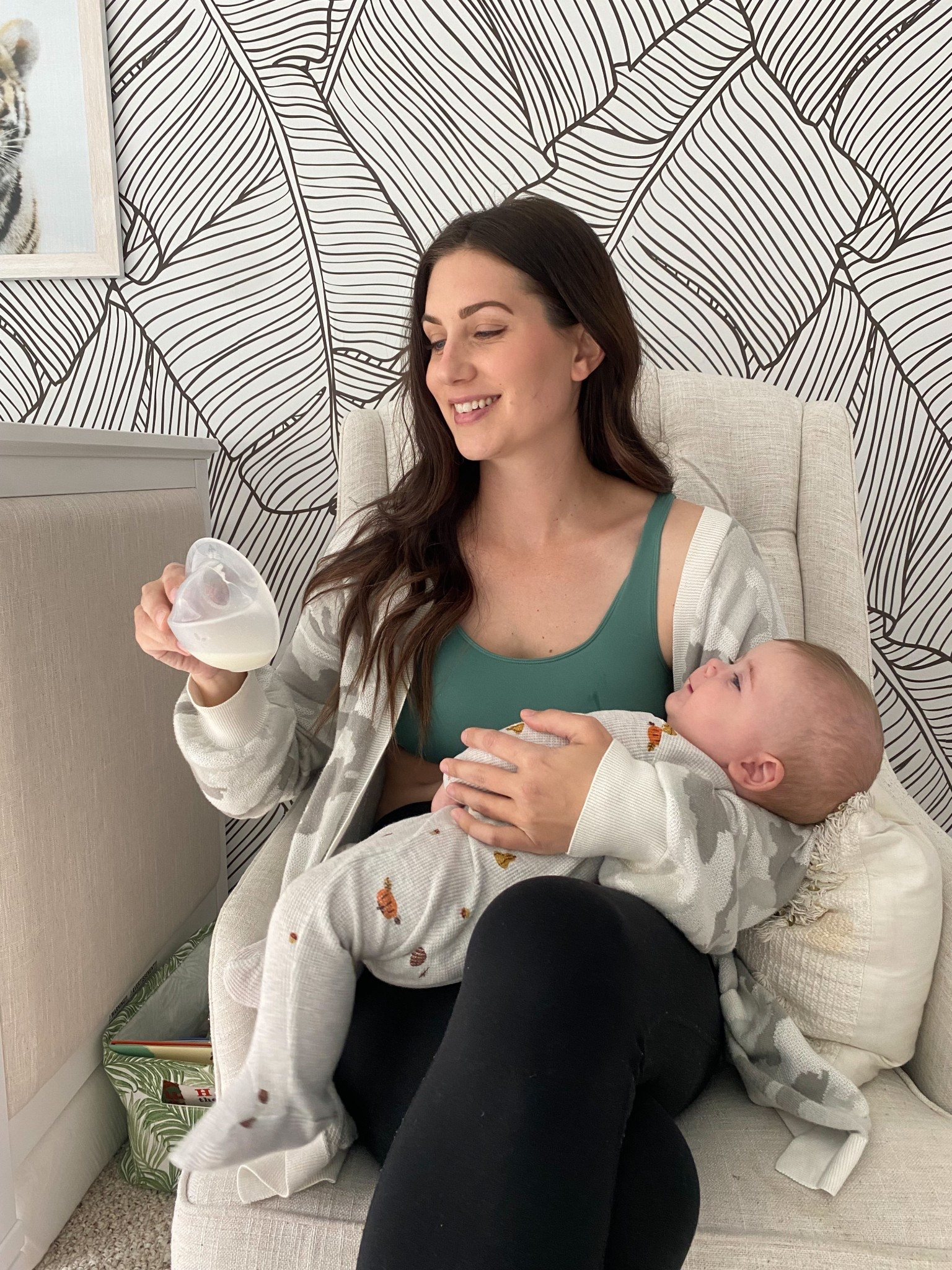 my favorite hands free way to pump- you can wear it while nursing on the opposite side! #breastfeedingessentials #pumpingmom #postpartumessentials

#LTKBaby
