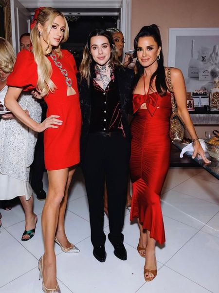 #ParisHilton, in #RebeccaVallance, posed with #KyleRichards, in #AlexandreVauthier, and #MorganWade at the annual #HiltonChristmas party. What say you? Shop their looks at the link in bio! 
📸@sdybowski 
#parishiltonfbd #kylerichardsfbd