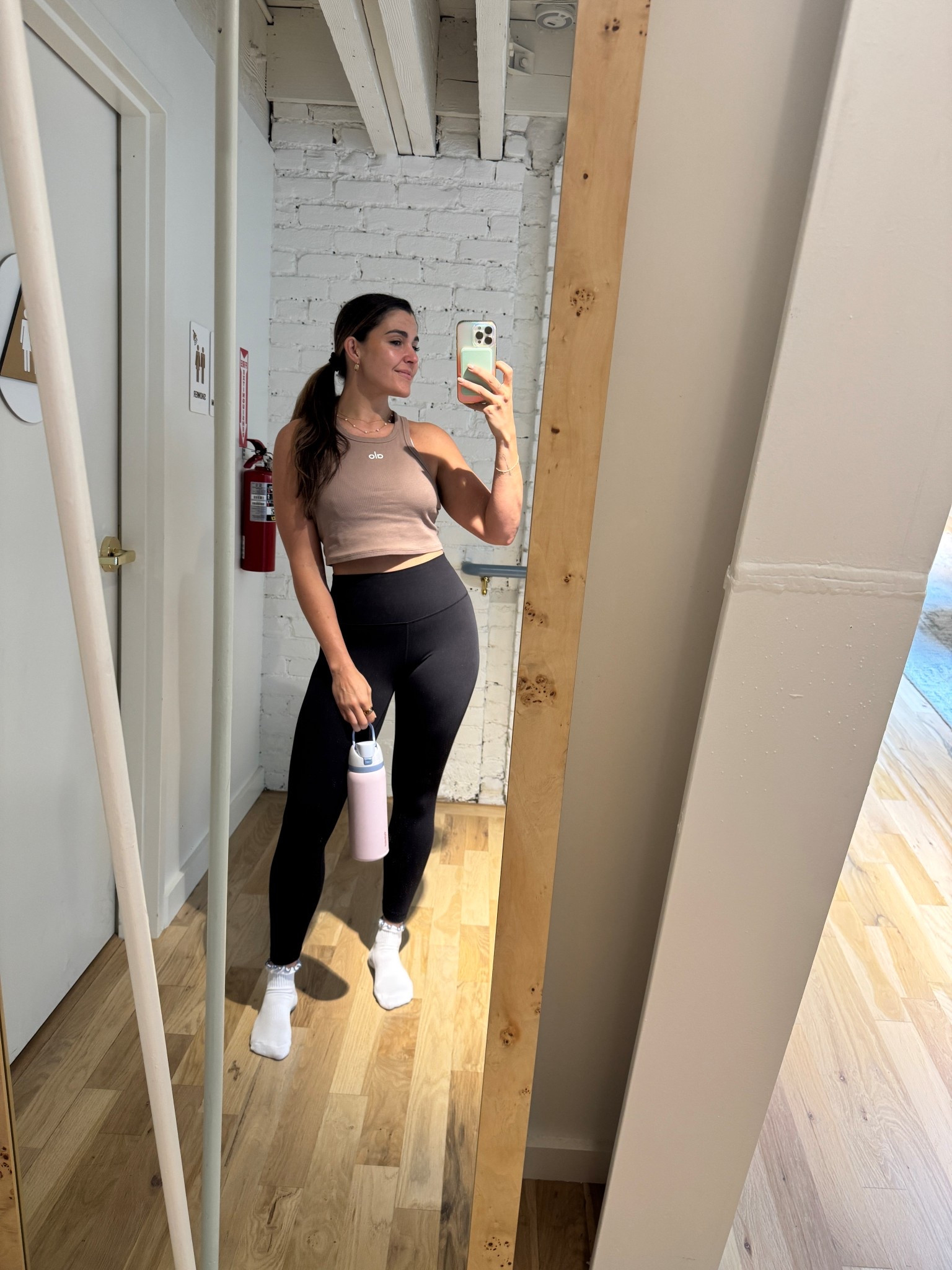 back at the home studio 🤍 fave aspire crop in every color xx 