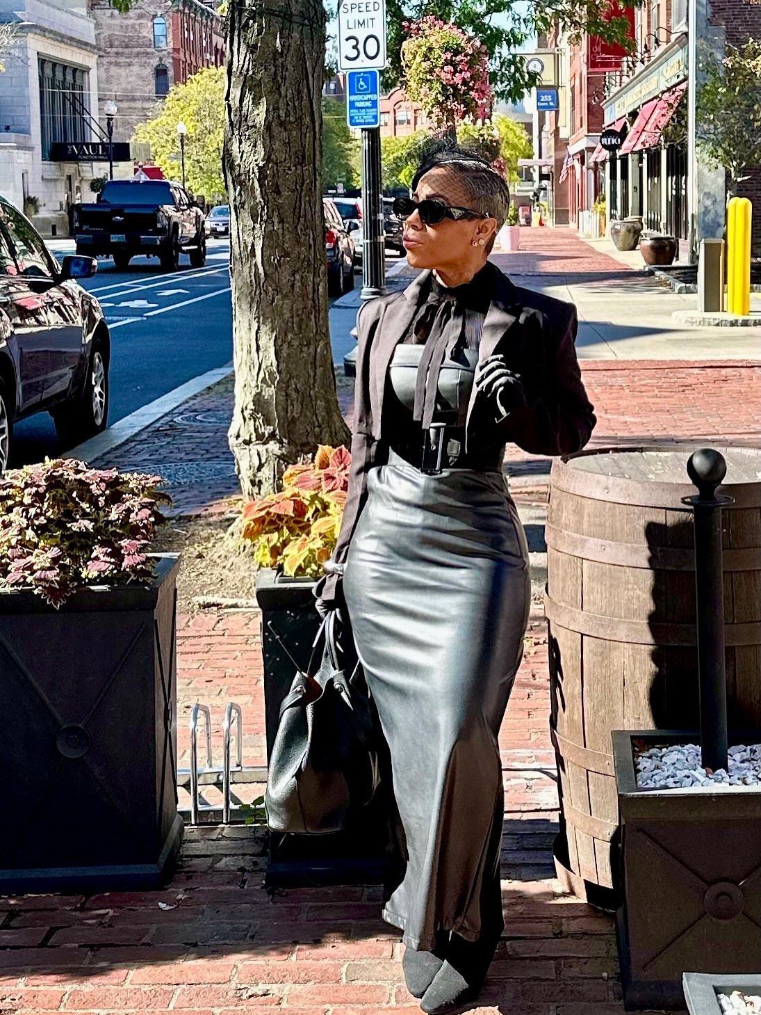 Los domingos son para disfrutar, vestir con actitud y saborear la vida. 🥂✨
Entre risas, buena compañía y un brunch que merece repetirse.

Mi look completo está disponible en mi página de LTK. 💋
#SundayBrunch #EstiloYActitud #DomingoPerfecto #BrunchVibes #LTKStyle #FashionBrunch #MomentoPerfecto#katesessentials #sunday