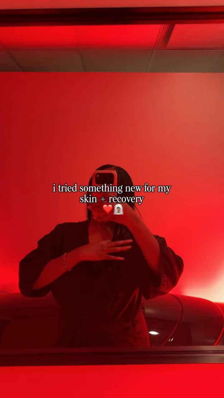 if you’re into wellness, fitness & self-care, you’re going to want this on your list 🤍✨ 

tried red light therapy at L.A. TAN / SORÉ wellness and it felt like one of those slow, quiet resets your body actually thanks you for.

no pressure, no noise, just time to lay, unwind, and let your body do its thing. i left feeling more relaxed, less tense, and honestly just lighter overall.

red light therapy is known for supporting skin health, recovery + overall wellness, but for me it was more about the feeling after: calm, rested, reset.

thank you @latanofficial @sorewellness @sorewellness.at.latan for this rejuvenating experience ❤️

partnered with L.A. TAN to try this out 🤏🏾

save this for your next self-care day with your girlies ✨👯‍♀️

#LAtan #RedLightTherapy #SelfCare #HealthyGlow #chicagospa
