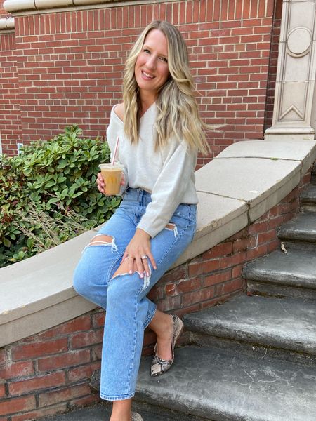 High waisted Abercrombie jeans paired with this Jenni Kayne Cabin sweater that comes in long or cropped for a casual Saturday look.

#LTKsalealert #LTKstyletip #LTKSale