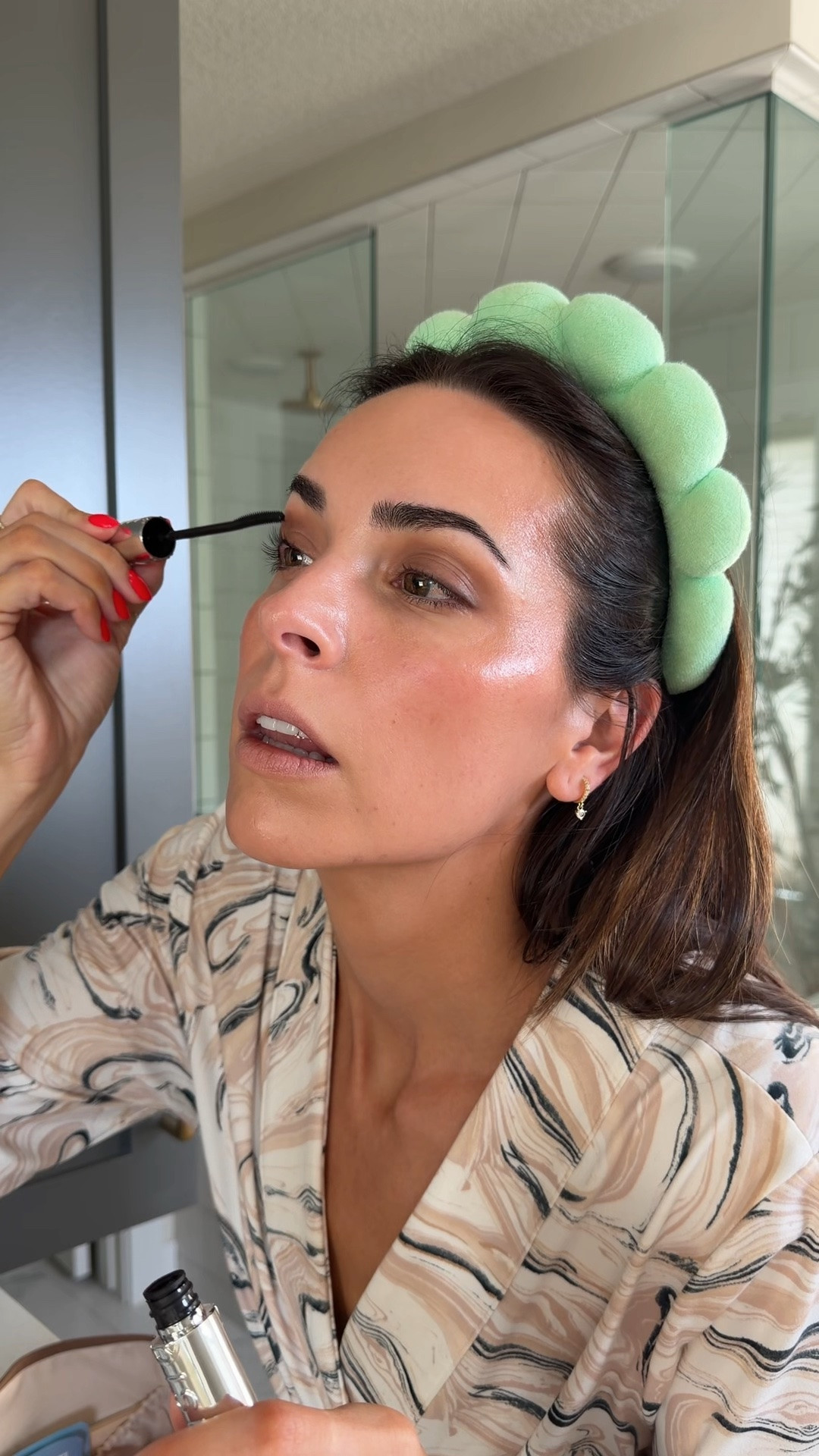 Chit chat GRWM ♥️ weekend plans and new makeup reviews!

Super gel: beachglow
Skin tint: 5N
Dewy bronzer: sand
Powder bronzer: Amalfi 
Blush balm: toasted terracotta 
Powder blush: vino

#LTKstorytime #LTKBeauty #LTKSaleAlert