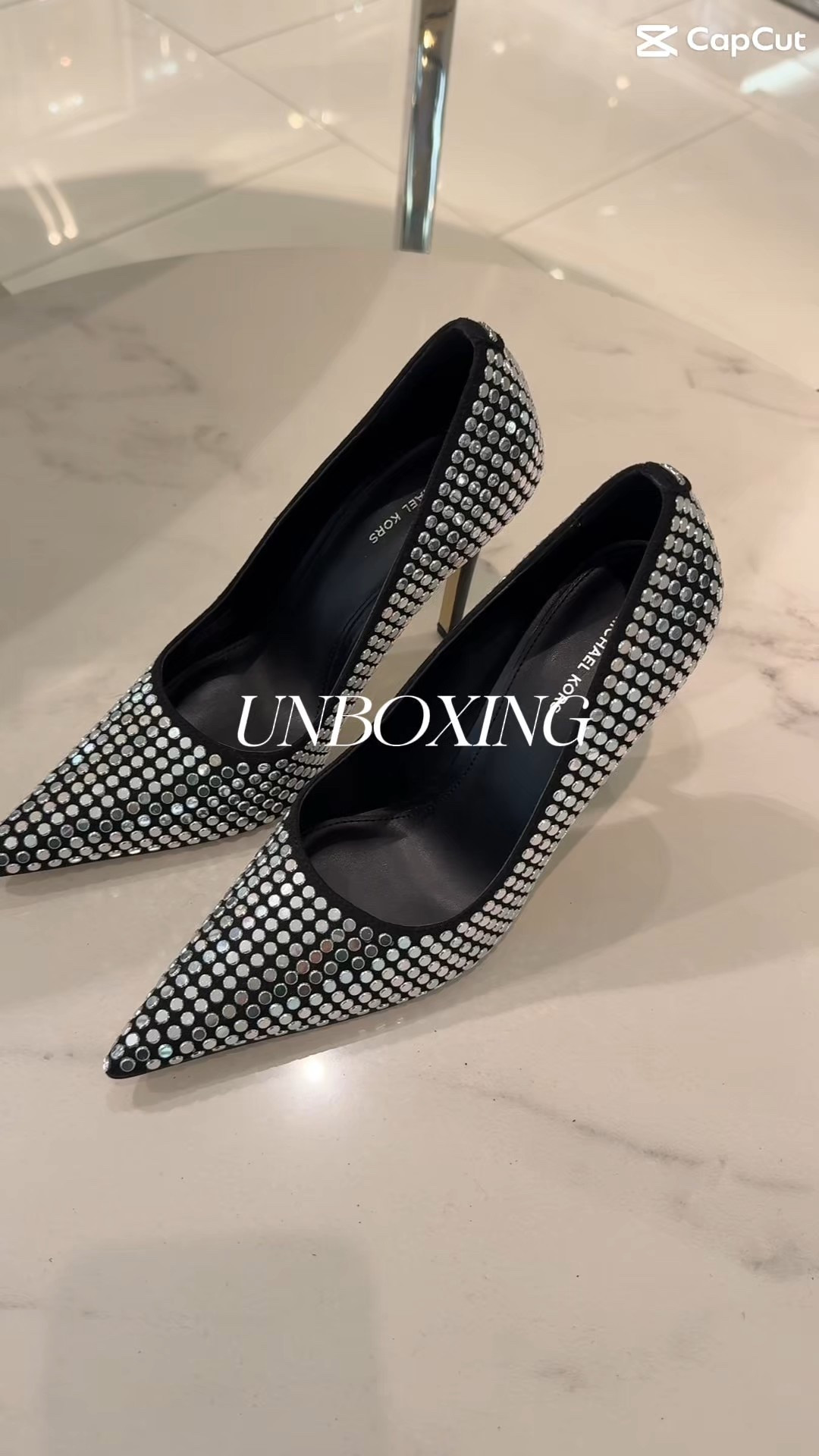 Love the new studded collection by Michael Kors. 

Tags 
#MichaelKors #Studded #DakotaBag #StuddedHeels #StuddedBoots #unboxing #Capcut