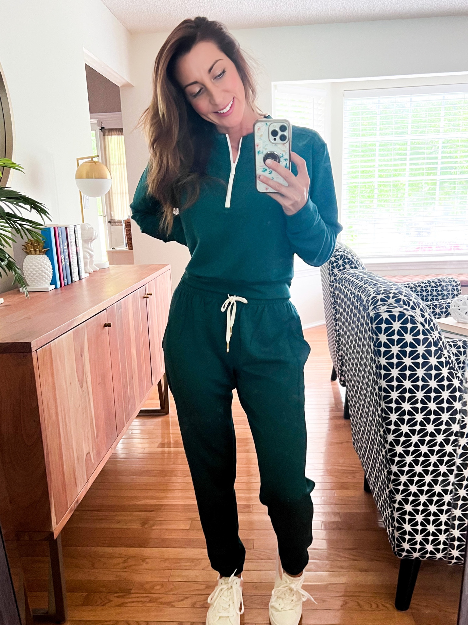 Having a comfy cozy rainy day in this adorable fit by @alala 🥰 The material of both the sweatpants and cropped sweatshirt are ridiculously comfy. 

#alalapartner #loungewear #athleisure #athleisurestyle 

#LTKFind #LTKfit
