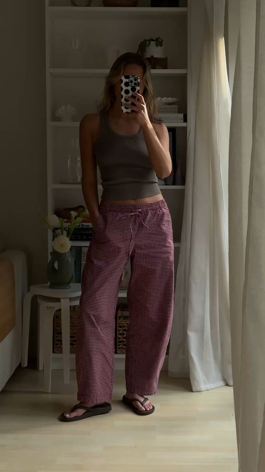 A VERY good pair of barrel trousers 

Abercrombie, summer trousers, barrel leg trousers, gingham, drawstring trousers, spring trousers, casual trousers, pink trousers

#LTKuk #LTKsummer #LTKspring