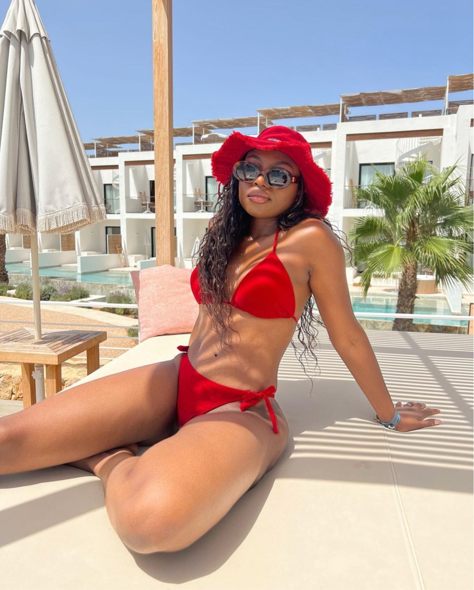 A red moment🍒🍓

Shop my look below 👇 

#LTKeurope #LTKswim #LTKSeasonal