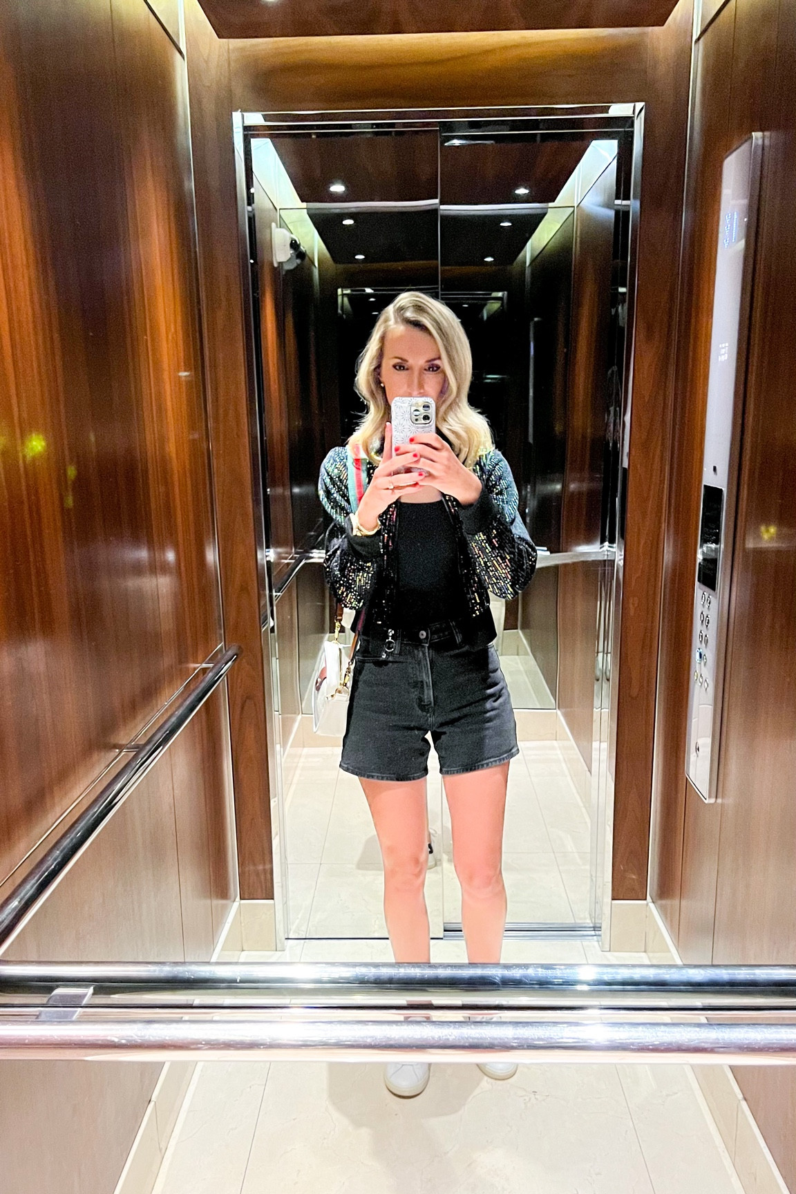 Meet me at midnight ✨
Went for comfort with this concert outfit! 



#LTKFindsUnder50 #LTKSaleAlert