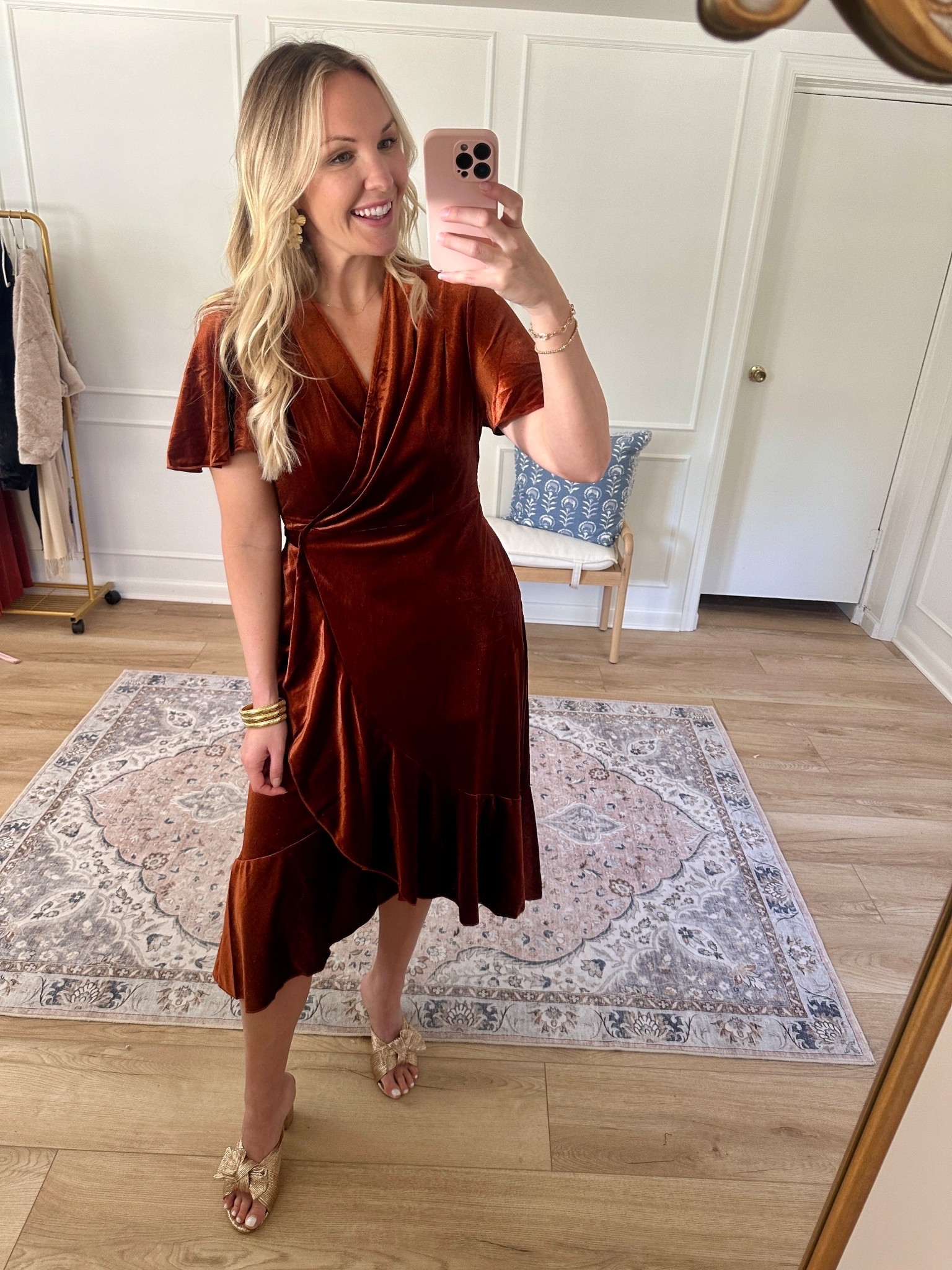 Velvet holiday dress - holiday party outfit - wedding guest dress - wearing a med 

#LTKSeasonal #LTKWedding #LTKHoliday