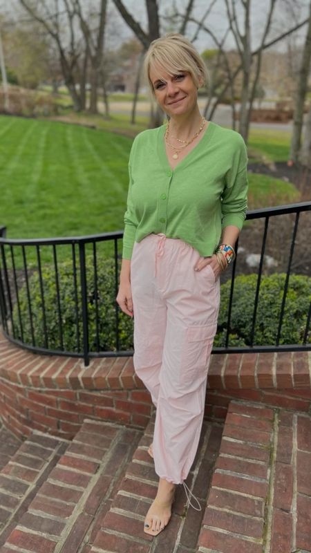 🌸Spring Capsule Styled Looks🌸

Day 22 ~ Love this colorblocked look that Katie put together with the green cardigan and the pink cargo pants in our capsule 💚💓💚

#LTKtravel #LTKstyletip #LTKSeasonal