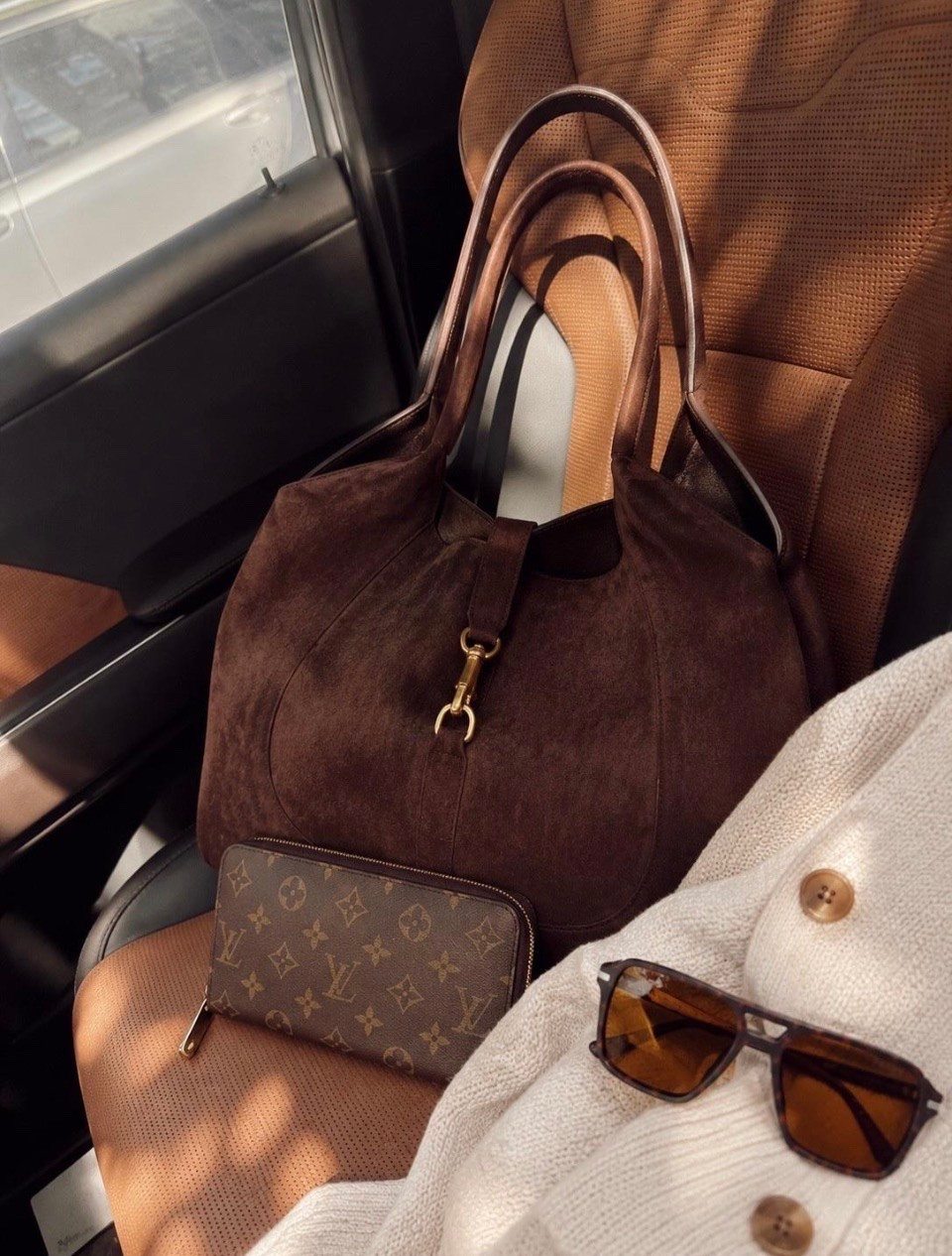The bag I’ve been using everyday! The cutest fall tote from Target 👏🏾

#LTKSeasonal #LTKdayinmylife