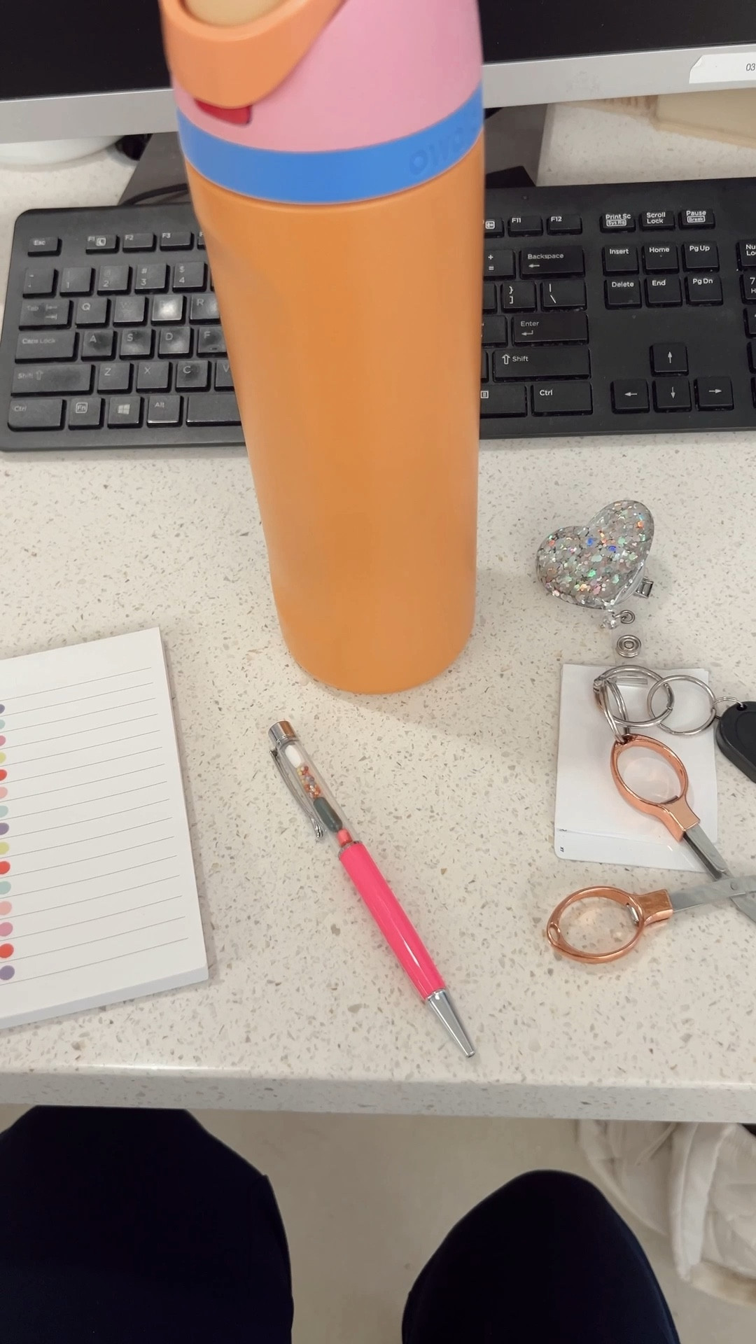 Adding some color to “hospital beige"🧡🩷

#LTKTravel #LTKWorkwear #LTKdayinmylife