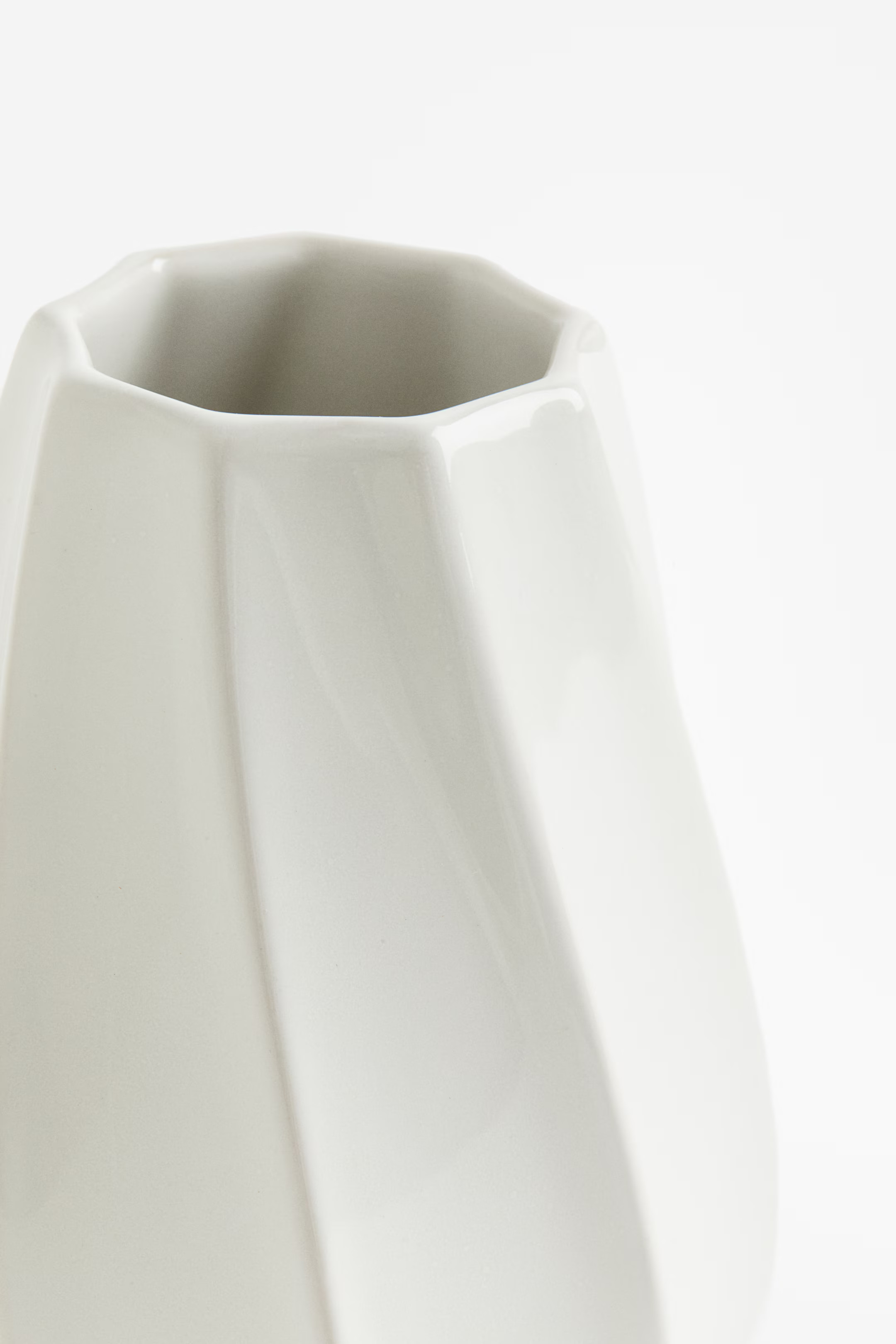 Kleine Vase aus Steingut | H&M (DE, AT, CH, NL, FI)