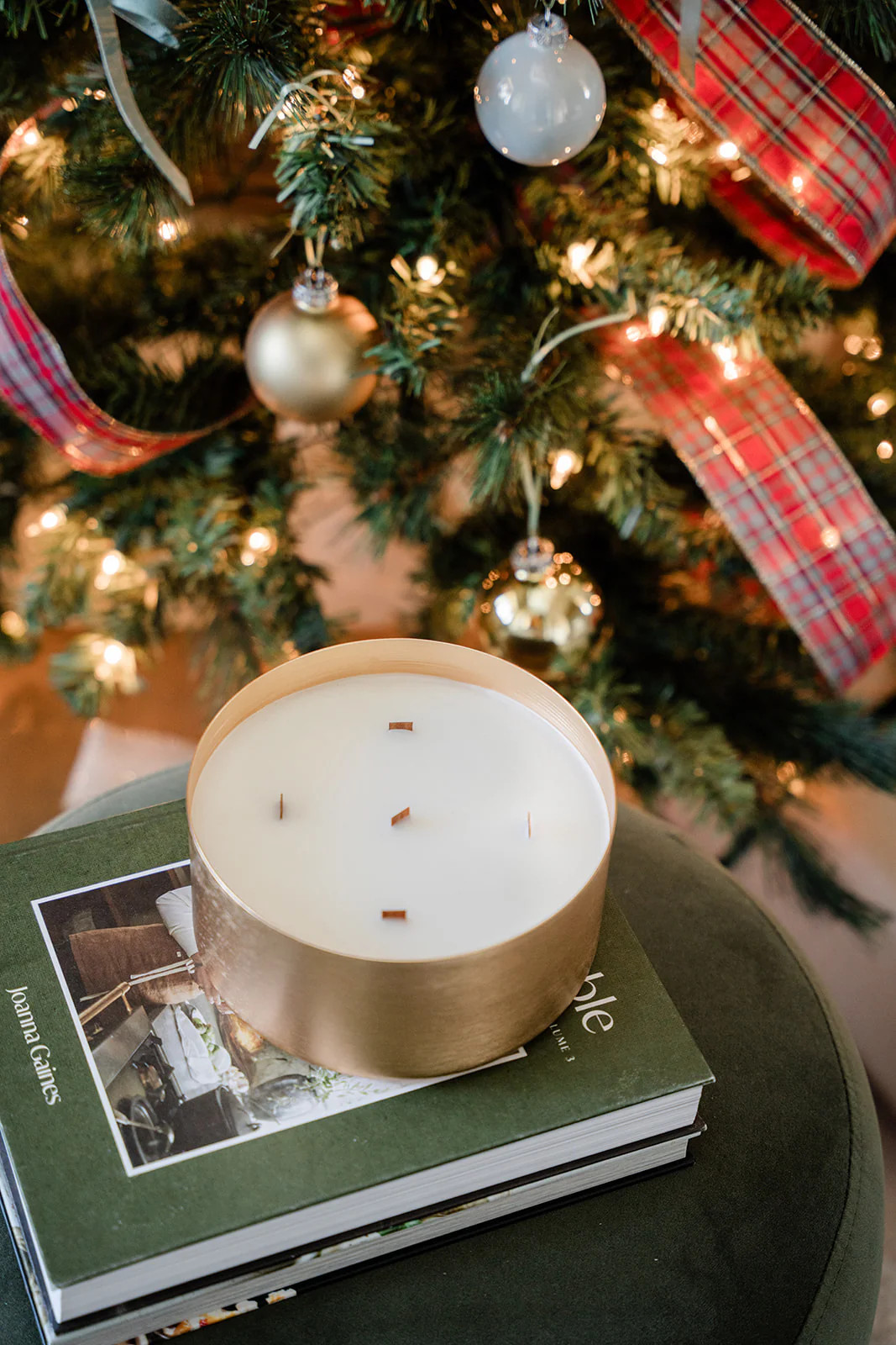 HOLIDAY STATEMENT CANDLES | Luxury Home Fragrance & Decor | Applewood Candle Co.
