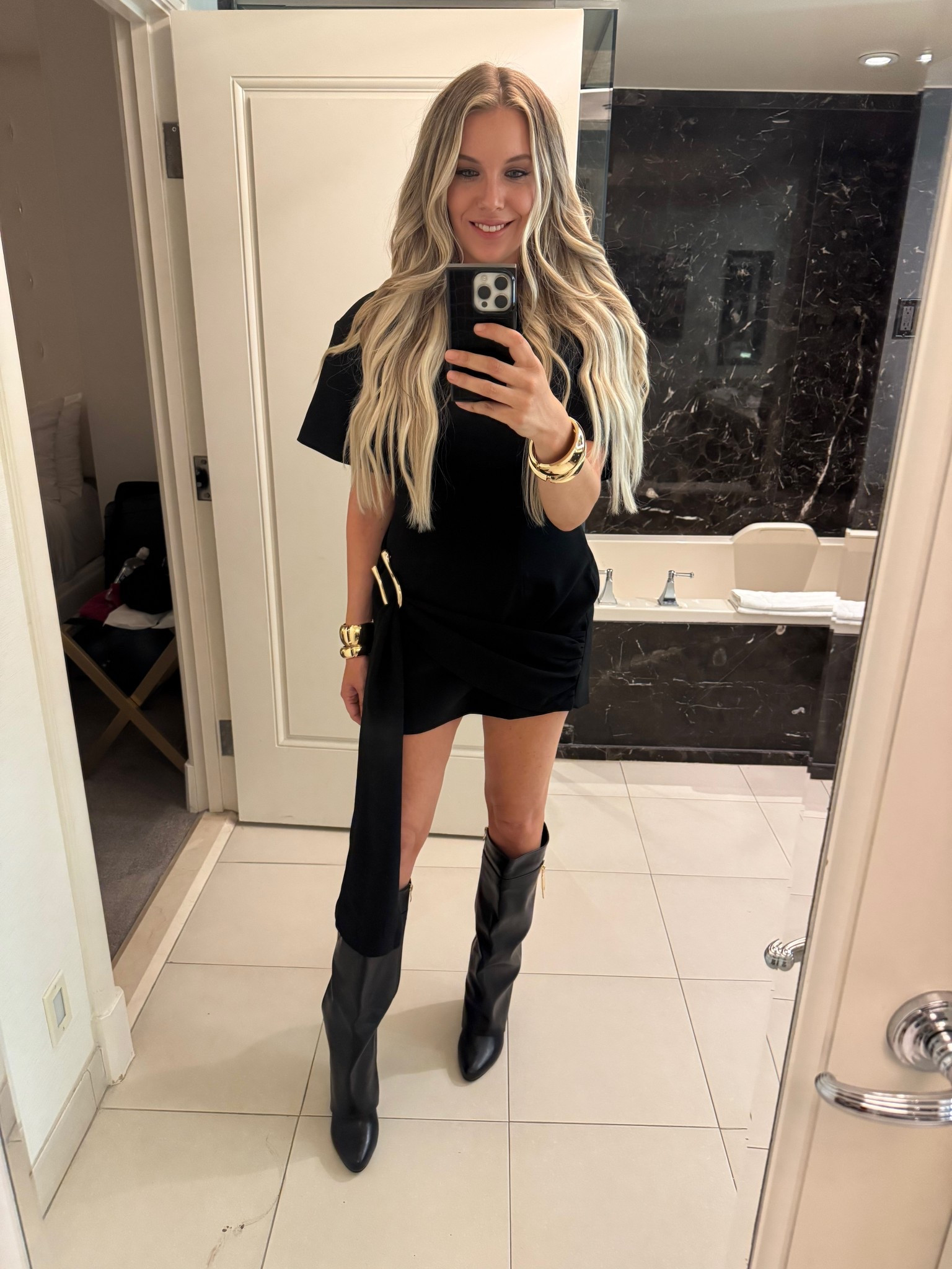 Nighttime look for Bravocon in Las Vegas. Just went to grab drinks in it, we also have seen Amanda Batula wear it. If you’re tall size up, I’m normally a Medium in Lioness but this fit me better in an XL