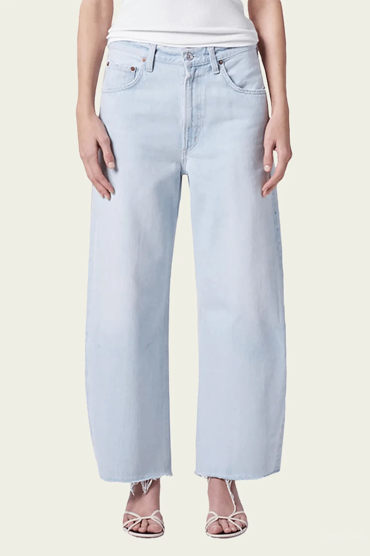 Low Curve Fray Mid Rise Jeans in Flourish - 26 | Shop Olivia