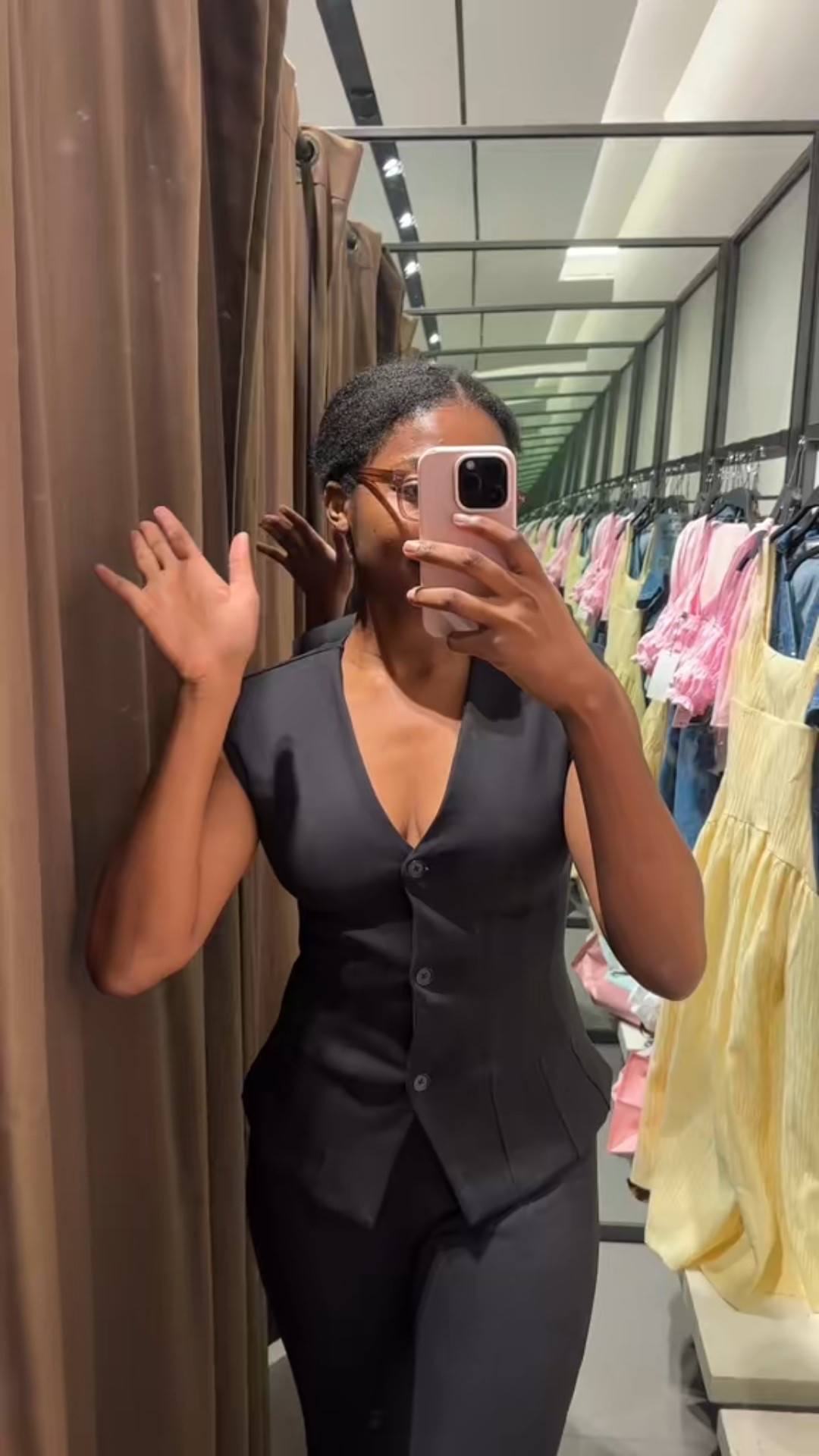 What really will it take for me to be able to link Zara pieces on LTK!?! 😭

Pants - 3641/384/800
Top - 3641/302/800

I’m wearing a size L pair of pants and a size M top here

#LTKFindsUnder100
