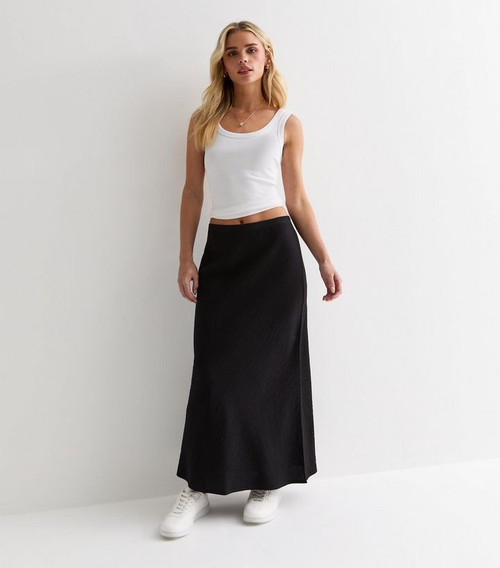 Petite Black Textured Midi Skirt | New Look | New Look (UK)