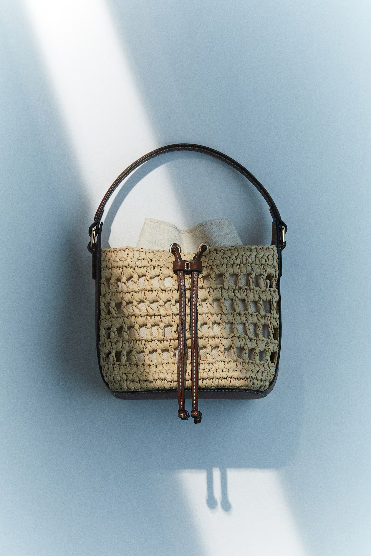 Straw crossbody bag | H&M (UK, MY, IN, SG, PH, TW, HK)
