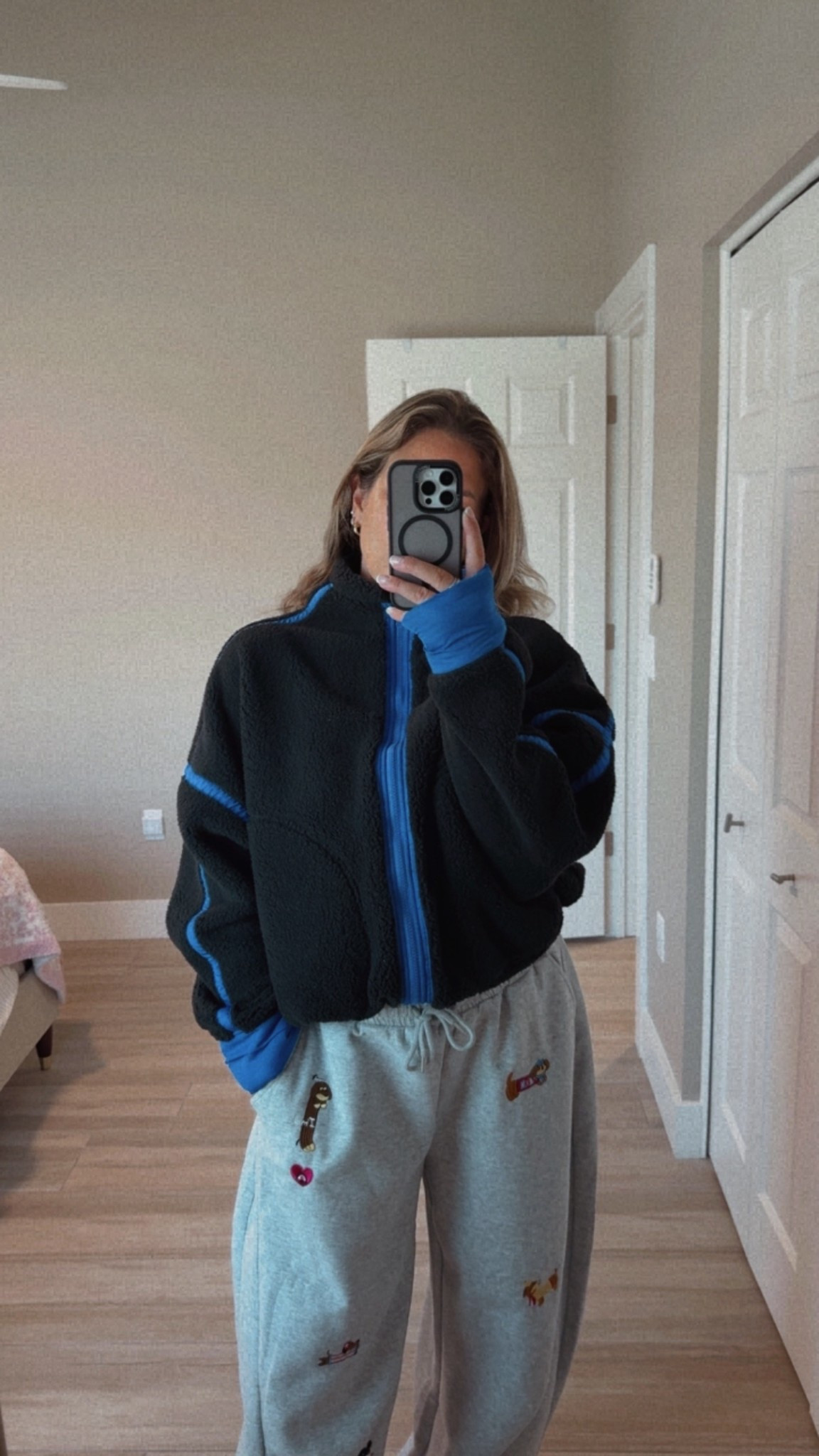 Amazon finds
Fleece zip up
Trending 
Cozy finds
Free people 

#LTKgrwm #LTKmomlife #LTKootd