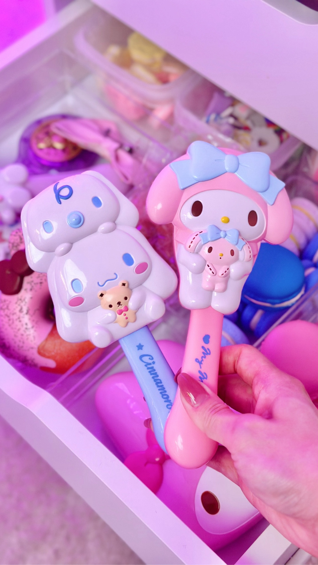 Organize my prop drawer with me! 🌸💕 Here’s another organization ASMR video featuring more photo props, including my fake foods! 👀 Don’t the donuts make you hungry?? 🍩✨ The ones covered in sugar crystals look especially yummy and realistic! 🤣

Linked the drawer + organizers below, along with props featured + alternatives! 🎀

💖⭐️💖⭐️💖⭐️💖

organize with me, clean with me, organizing ASMR, cleaning ASMR, storage ideas, storage containers, organization, Sanrio, My Melody, Kuromi, Cinnamoroll, fake food, food props, photography props, cute storage, IKEA Alex dupe, organizing drawer

#LTKHome #LTKFindsUnder50 #LTKFindsUnder100