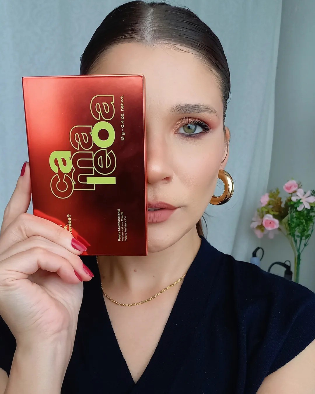 .LANÇAMENTO PALETA CAMALEOA @quemdisseberenice Estou completamente impactada com essa nova paleta da QDB!!! Super versátil,  conta com 15 tonalidades em 3 texturas: 1 cremosinha, 5 tons matte e 9 super brilhos ✨️Elas são super macias, com alta pigmentação, garantindo uma aplicação intensa e duradoura. As cores são incríveis  fáceis de combinar, e nós possibilita utilizar de várias maneiras, seja como sombra, como também blush e iluminador 🫶O que mais me encantou nessa paleta foram os super brilhos, eles tem um textura beeem macia, com muitas partículas de brilho, e com uma excelente fixação, sem esforço.(ARRASTA PARA O LADO PARA CONFERIR)O que vocês acharam desse lançamento? Gostaram? 

#LTKbeauty #LTKbrasil #LTKVideo