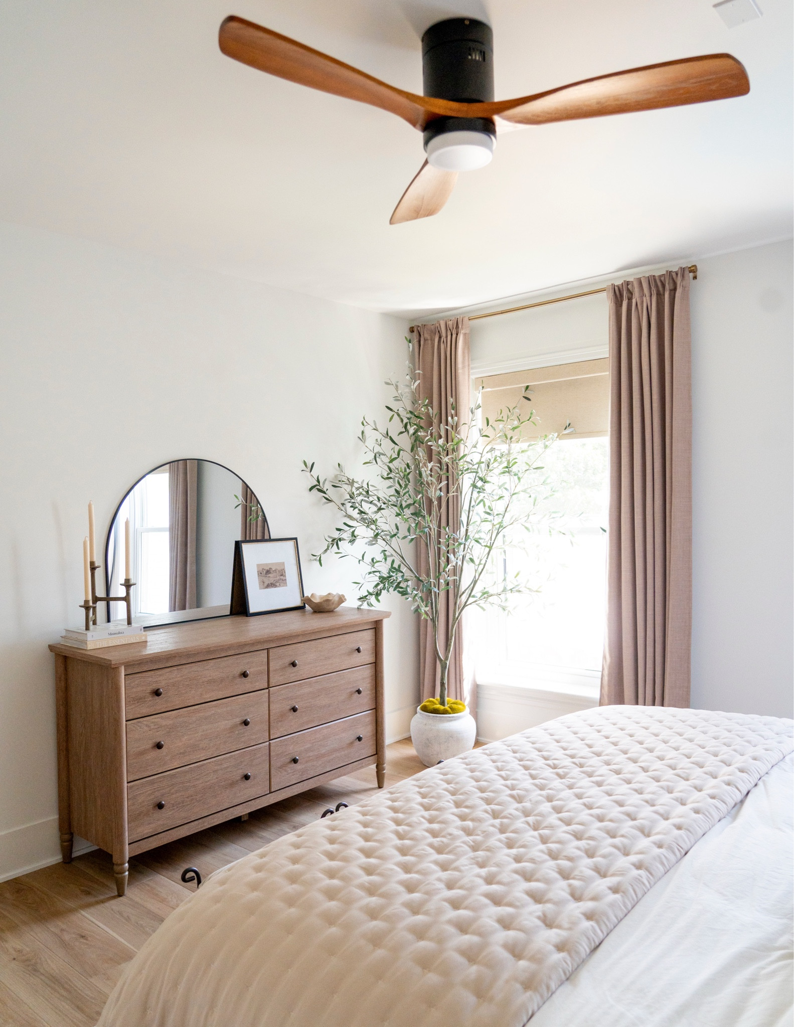 A cozy little bright corner in one of our Airbnb bedrooms - Walmart has incredible affordable dresser options! 

#Airbnbhome