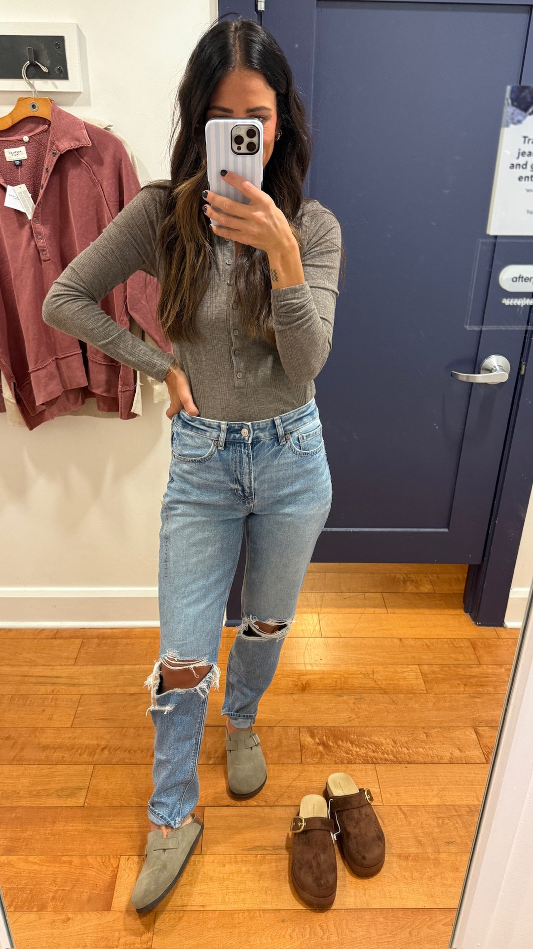 American Eagle fall try on! Loving these shirts to wear with jeans - so light weight and comfortable, the perfect casual outfit! 