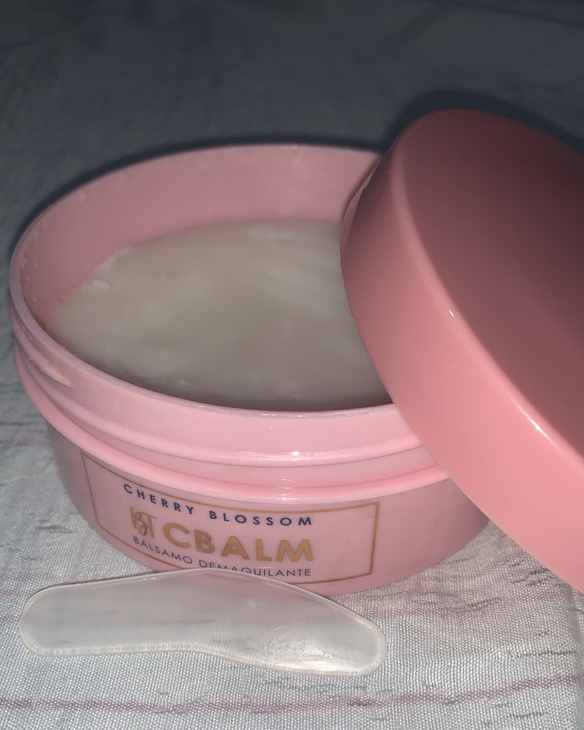 Demaquilante Bt cbalm. Facilita demais retirar a make. Além de você conseguir usar no dia a dia e ter uma pele mais linda ❤️✨


#LTKbeauty #LTKbrasil