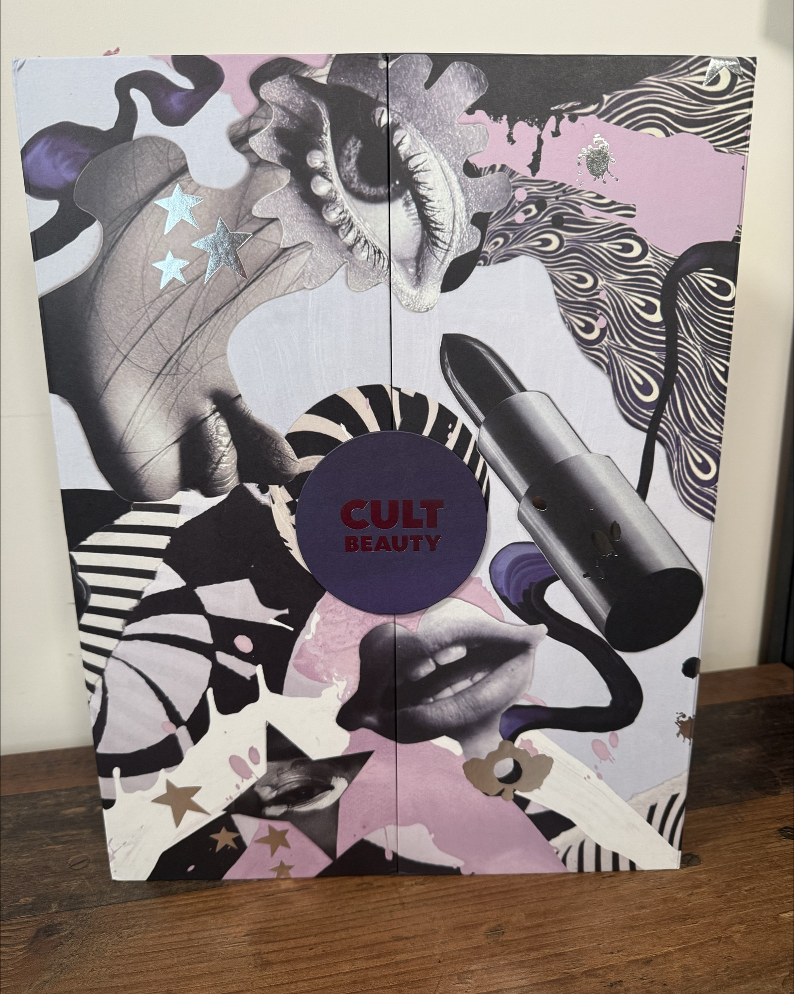 🎄Cult Beauty 2025 Beauty Advent Calendar - The unboxing is on my YouTube channel.

❓What do you think of this years box design?

📦 Costs £240

🎄 Worth £1100 - £1200 (depending on which version)

#cultbeauty 
#beautyadventcalendar
#cultbeautyadventcalendar 
#beautyadventcalendar2025
#luxurybeauty
#beautyblogger
#adventcalendarunboxing
#adventcalendarvideo2025
#skincarecalendar
#cultbeautyadventcalendar2025 
#christmas2025
#skincarecommunity



#LTKbeauty #LTKuk