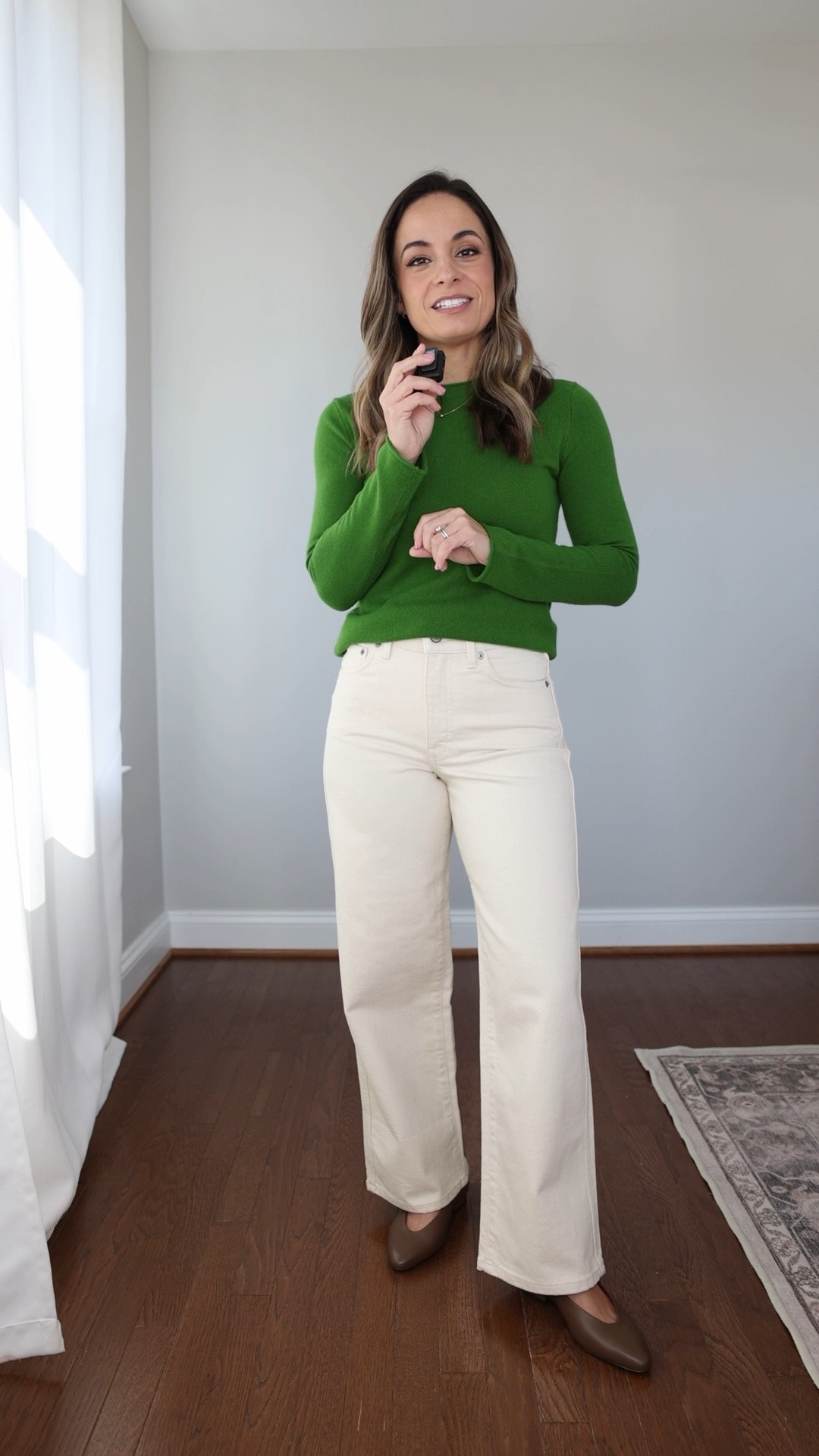 A cropped wide leg style from @jcrew that can be worn cropped or as a full-length. I’m wearing the jeans here in classic sizing for a full length fit but they also come in petite. I recommend sizing up for the best fit. 

Everyday Wide-Leg Ankle Jean: 24 classic 
Rolled Cashmere Long Sleeve: xxs in Bright Meadow 
Chelsea Pull On Boots: true to size in Peppercorn
Yorke Bag in Peppercorn 

#ad #injcrew