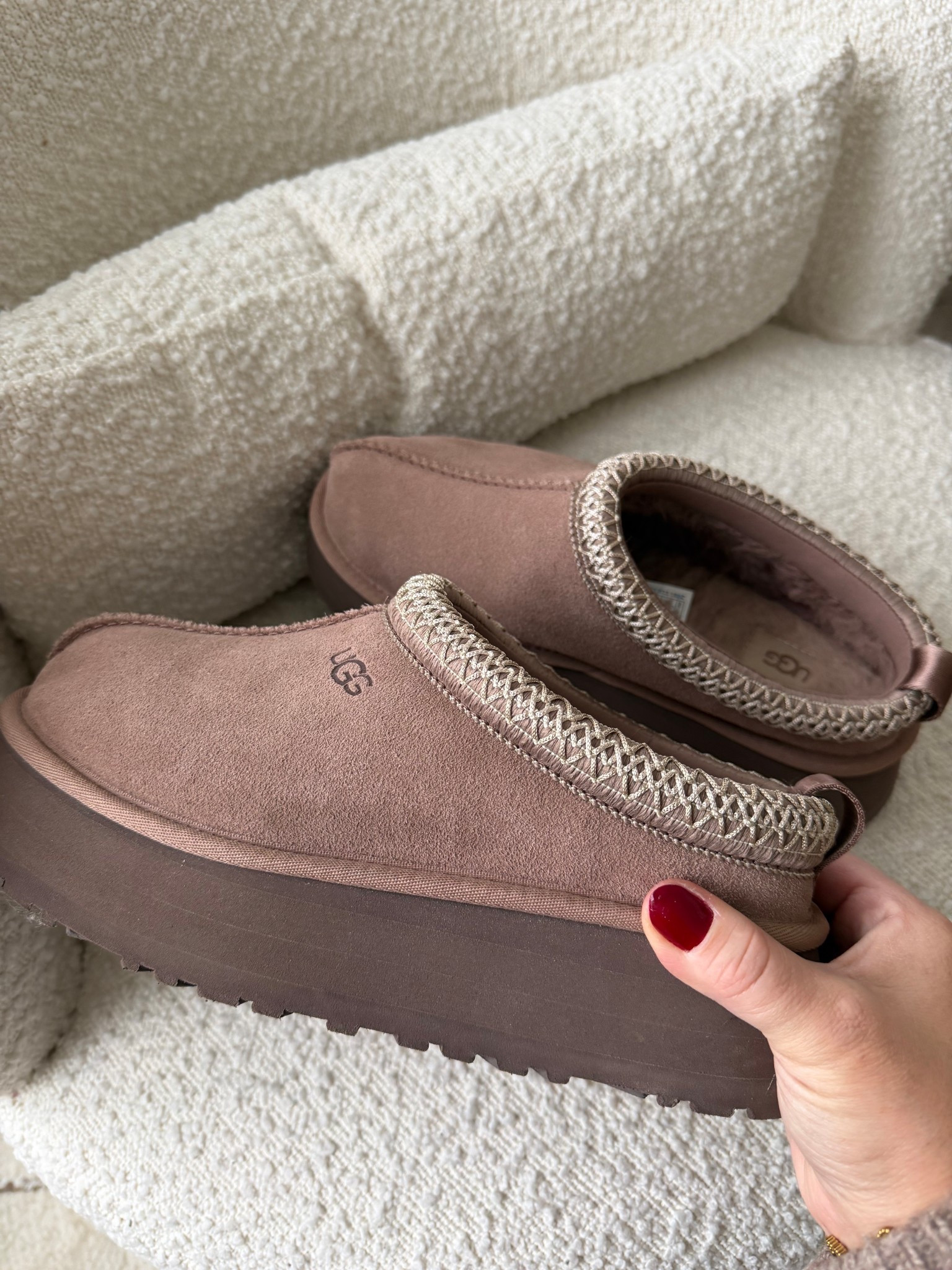 Cozy Ugg slippers and so comfortable for every day outfits! They also make a great gift! 

#giftidea #giftguide #giftsforher #giftideas #uggs #shoes 

#LTKSeasonal #LTKGiftGuide #LTKootd