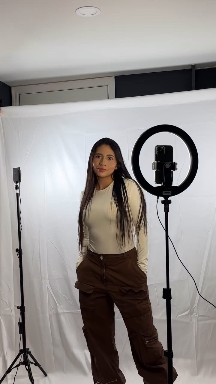 Si quieres un estudio fotográfico en tu casa bueno, bonito y barato. This is what you need.📸✍️🤳

#LTKVideo #LTKhome #LTKfindsunder100