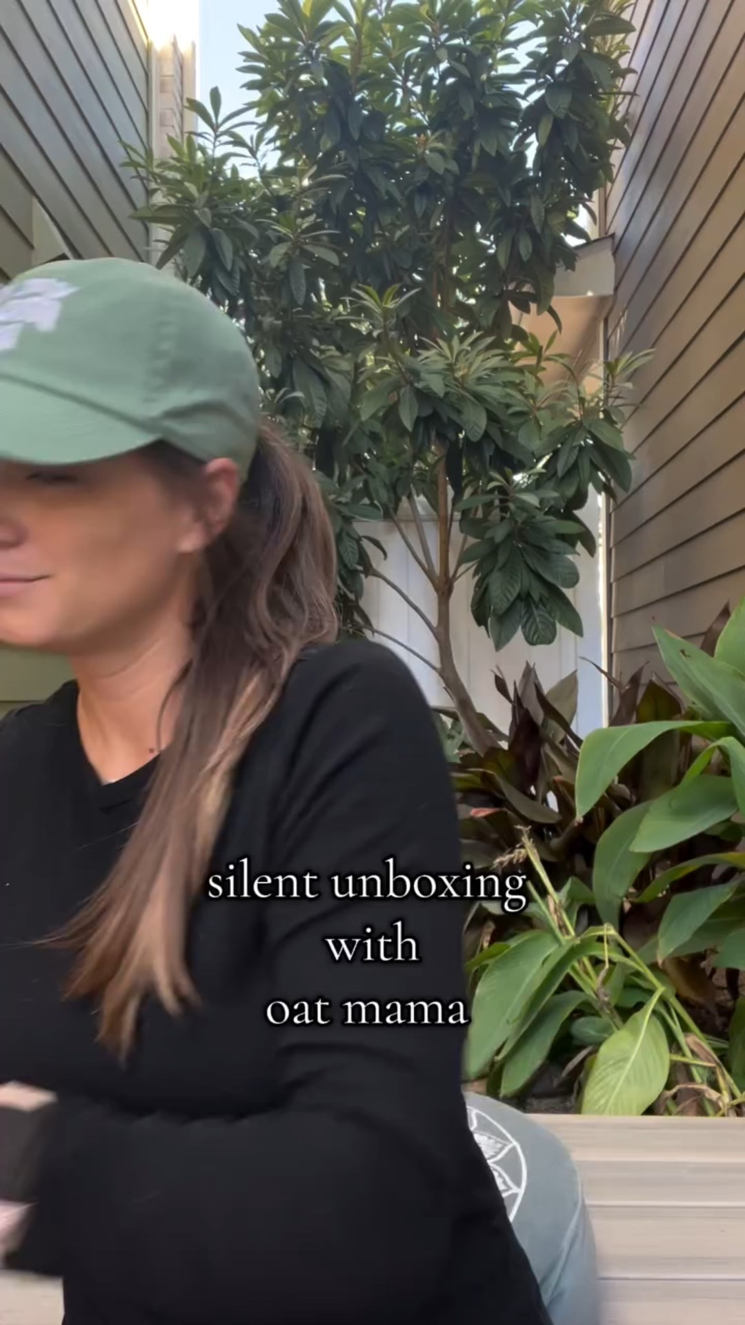 silent unboxing @oatmama goodies 🤫 

#sahm #oatmana #lactation #lactating #mama