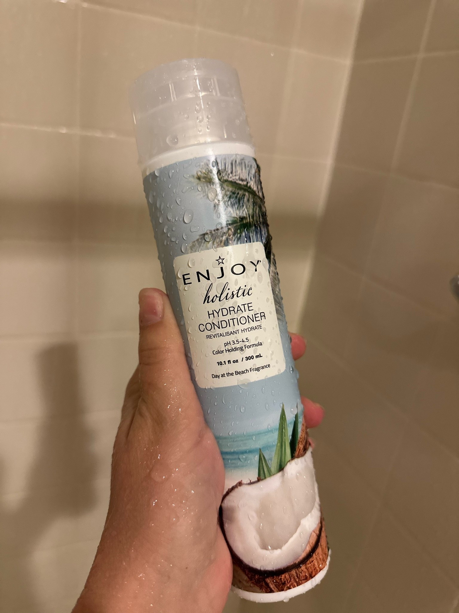 My new favorite conditioner, nourishes my hair and is free of parabens/sulfates and it smells AMAZING 🥥🌴

#LTKdayinmylife #LTKselfcare #LTKBeauty