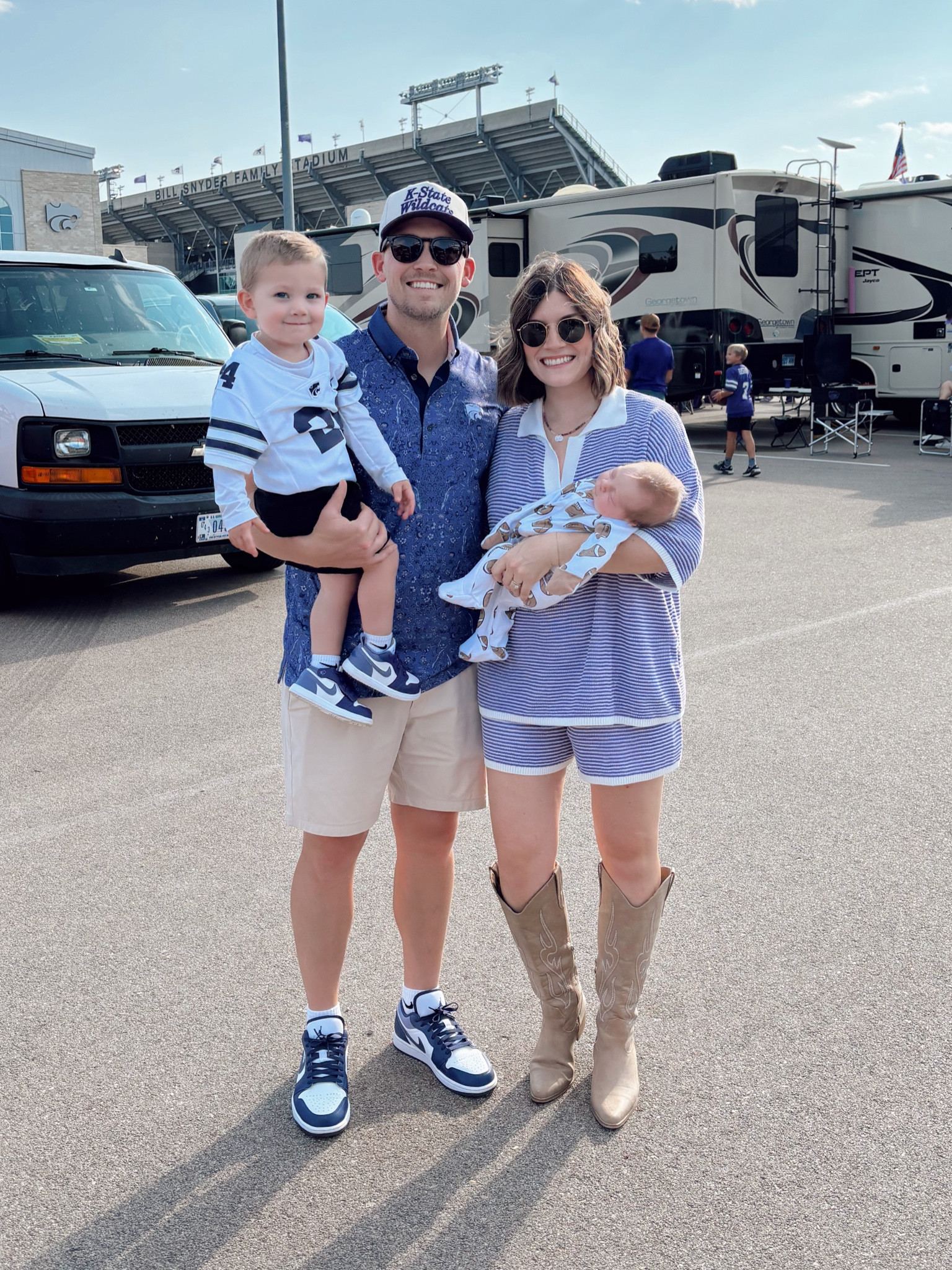 Another Gameday OOTD 🏈

#LTKfamily #LTKfindsunder50 #LTKstyletip