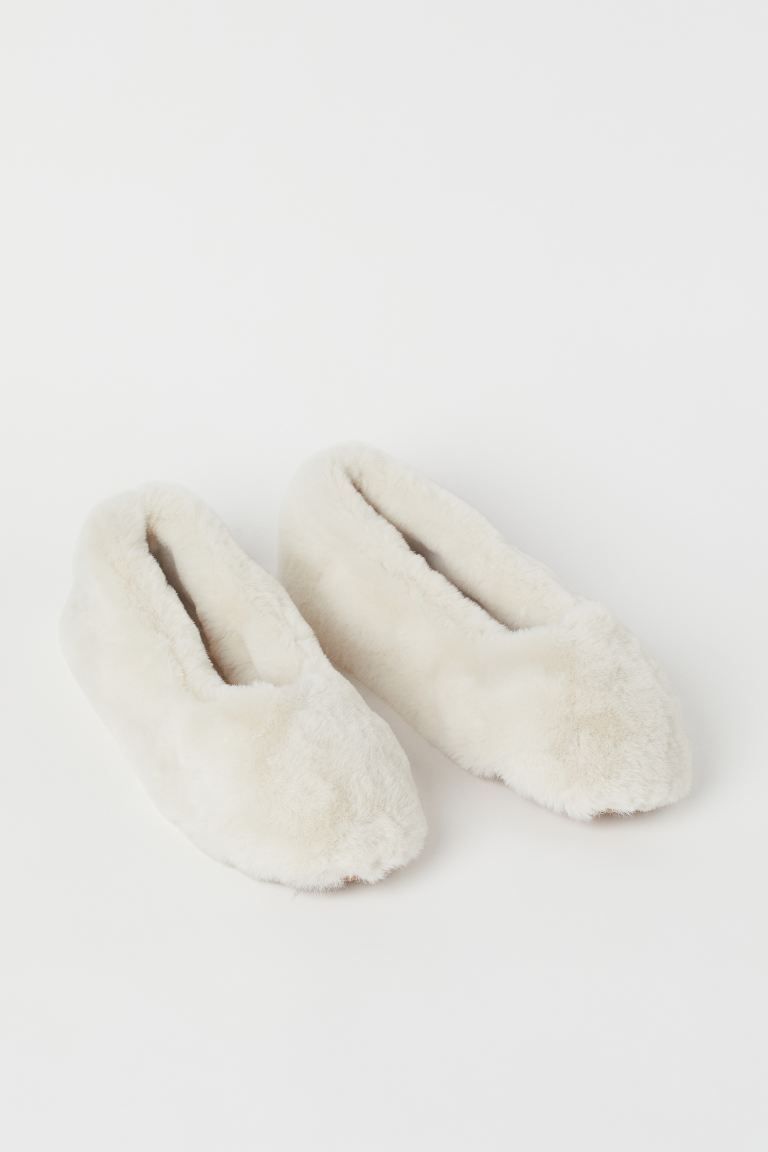 Faux fur indoor slippers | H&M (UK, MY, IN, SG, PH, TW, HK)