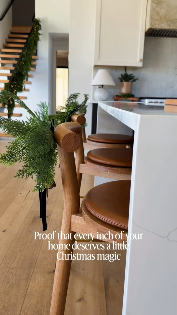 Simple, warm, and festive — just how I like it.