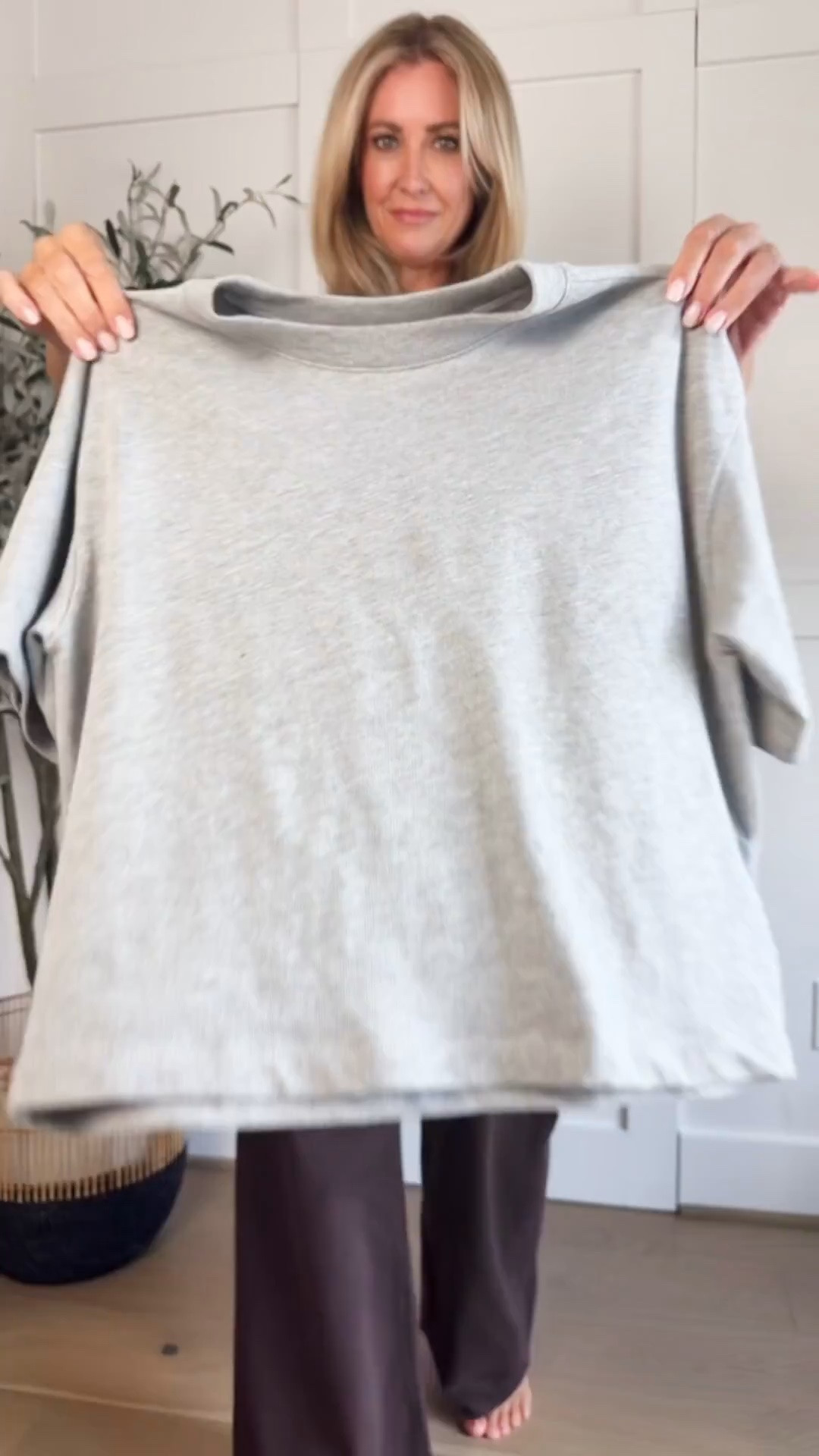 Easy everyday fall outfit swap: trade out your white tshirt for a gray one. These wide leg jeans are so soft and a thinner denim so they arent as hot or bulky

#LTKootd #LTKSeasonal #LTKOver40