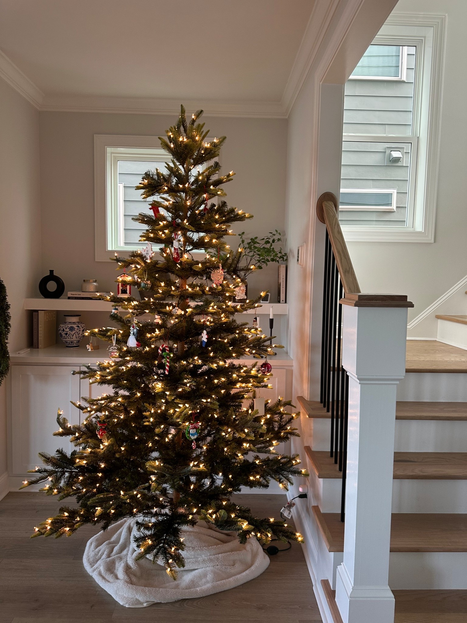 Linking our Christmas tree! Under $250 and 7.5ft tall is such a steal 🎄#christmastree #christmasdecor #amazon

#LTKSeasonal