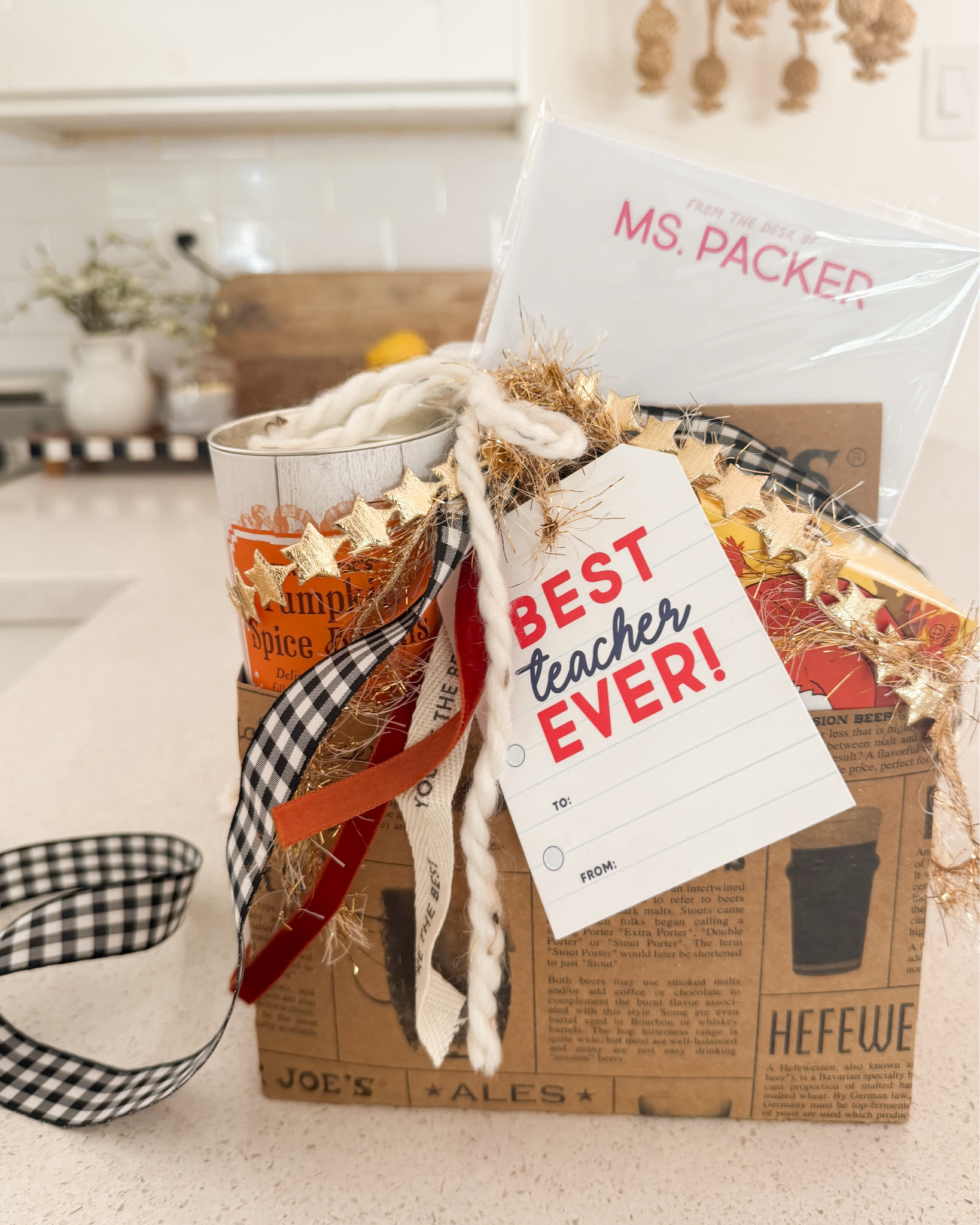 🌿 The Martha Kit by Wells Curated Co is your go-to to make gifting feel thoughtful (but not stressful). Each kit layers textures—velvet, yarn, gingham, gold details—so even the simplest gift feels styled. Perfect for:

✨ Hostess gifts (wine, olive oil, cheese board)
✨ Holiday thank-yous (neighbors, teachers, coaches)
✨ Everyday extras (coffee cards, homemade bread, seasonal candles)

Wrap it in: woven baskets, kraft paper bags, mini canvas totes, or even a Trader Joe’s grocery bag that suddenly looks boutique. Martha has that classic + cozy feel—your gifts will look like you spent hours (without actually spending hours).

#LTKSeasonal #LTKParties #LTKHome