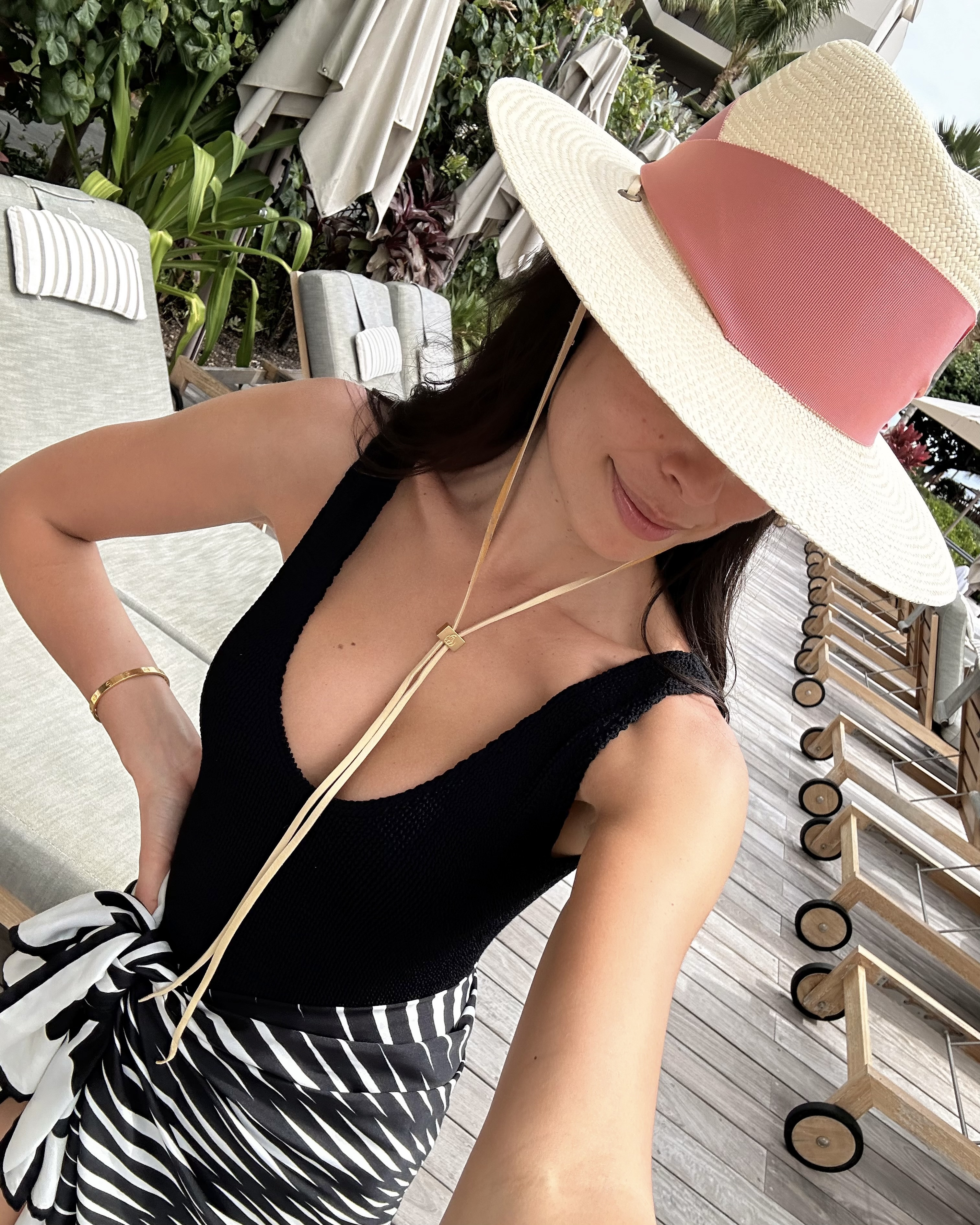 Sun hat, Hawaii, spring break, swimsuit, one piece. 