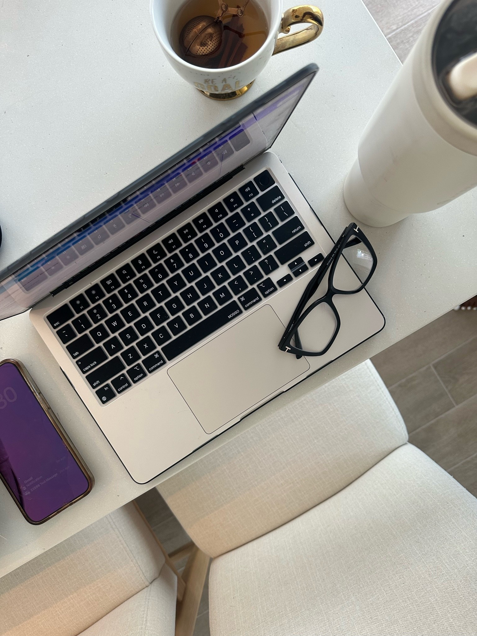 Work home essentials

#contentcreatoressentials #workmusthaves #xoJalonda #workfromhome

#LTKOver40 #LTKHome #LTKvlog
